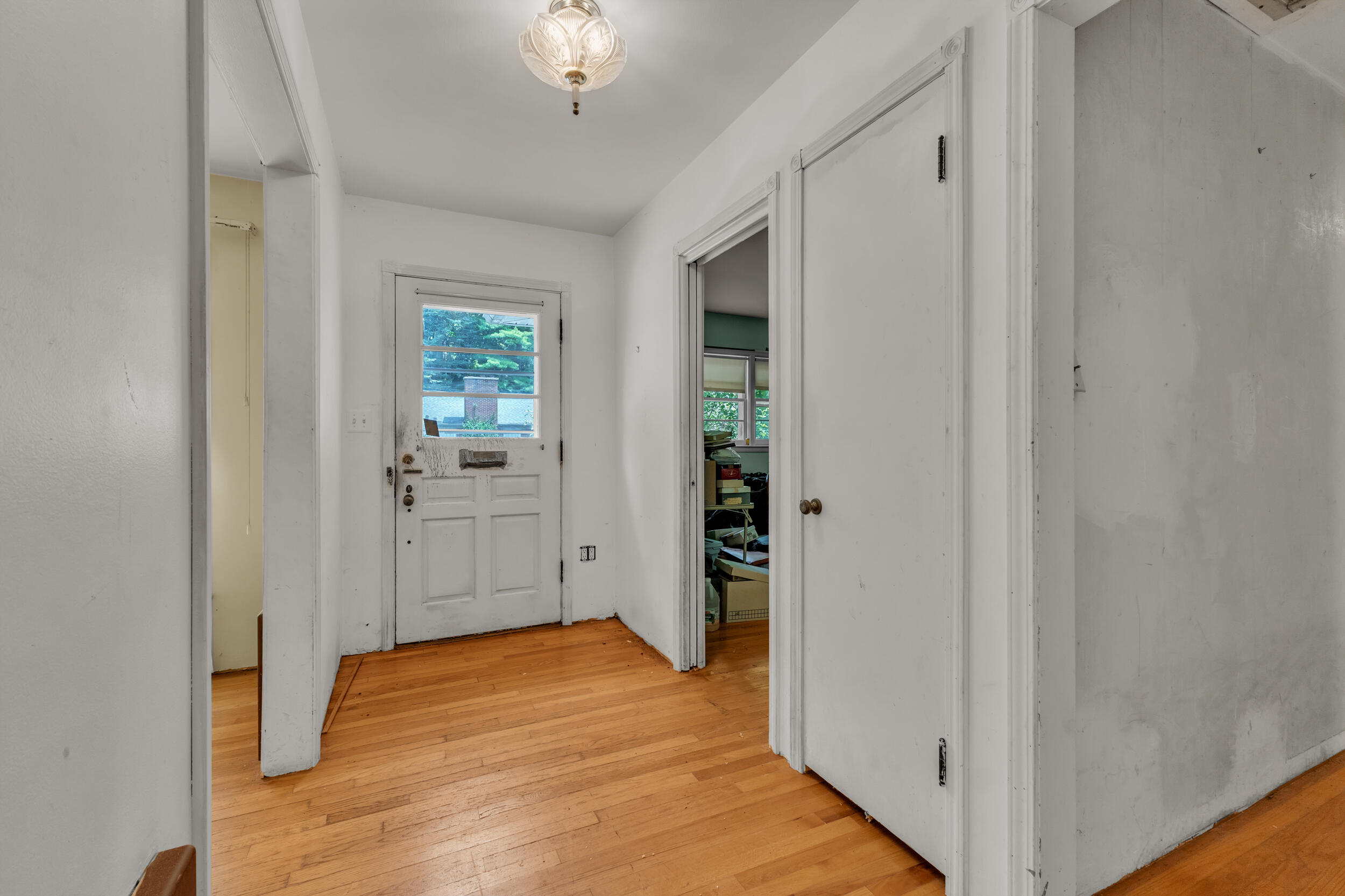6 Ruthven Place