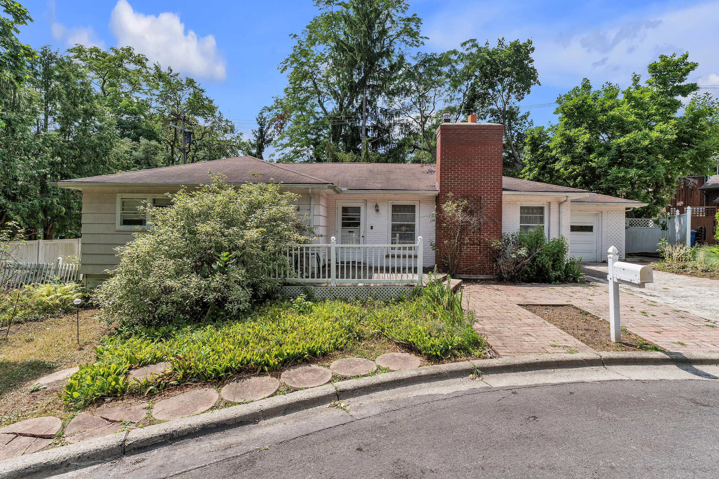 6 Ruthven Place
