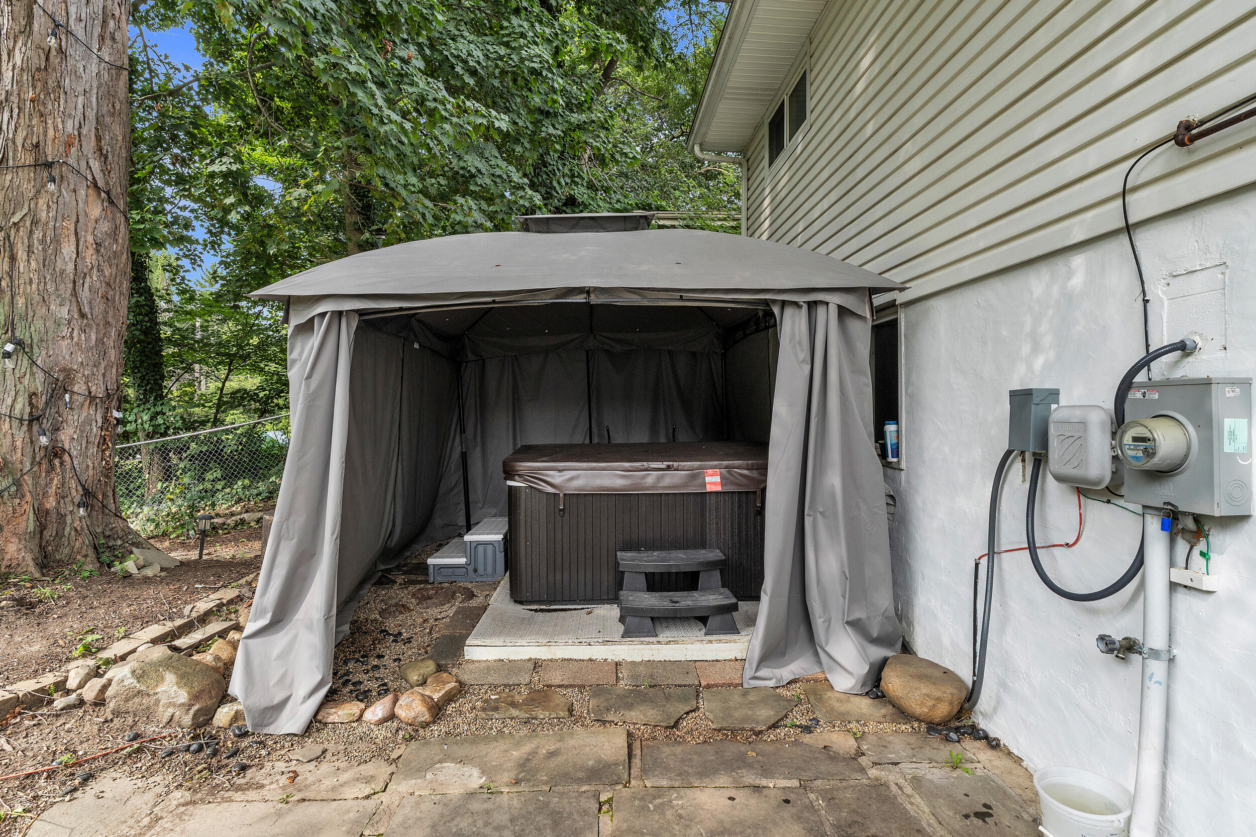 217 W McKay Street