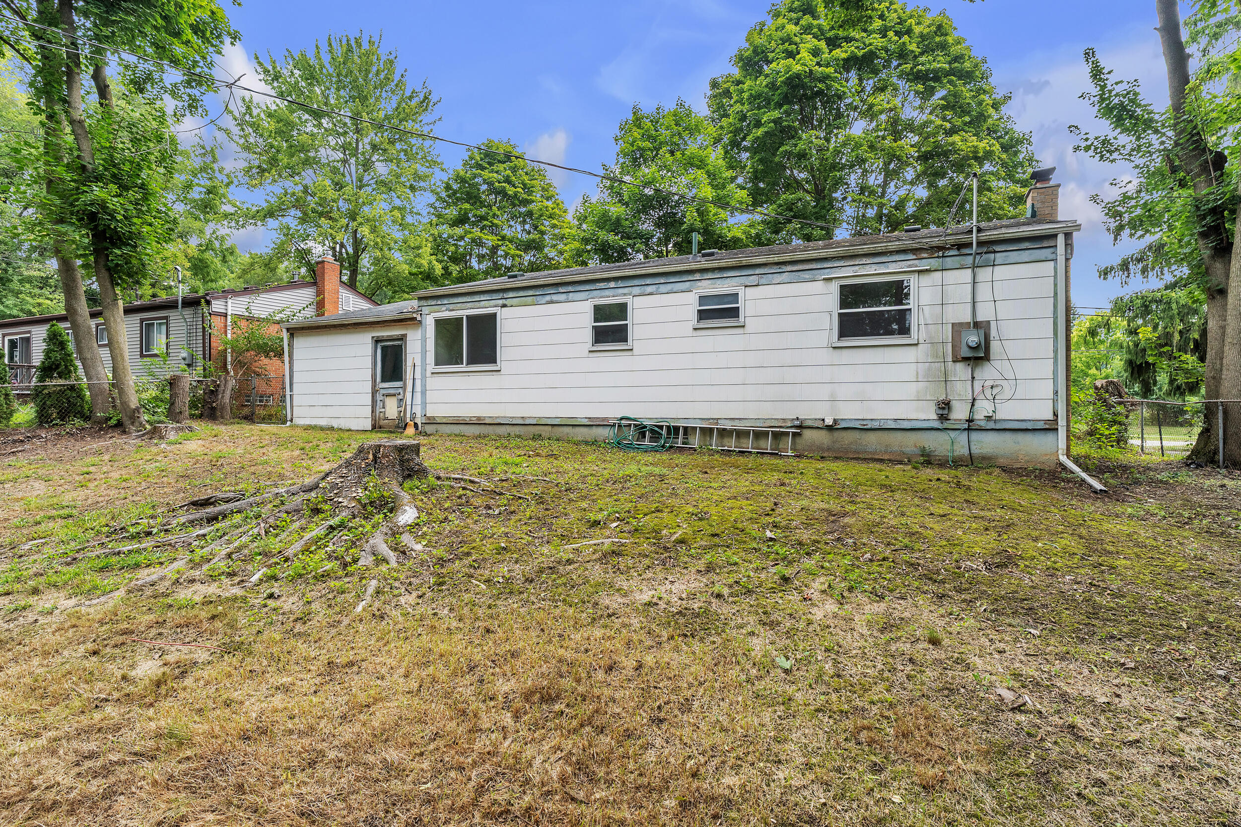 2267 Pontiac Trail
