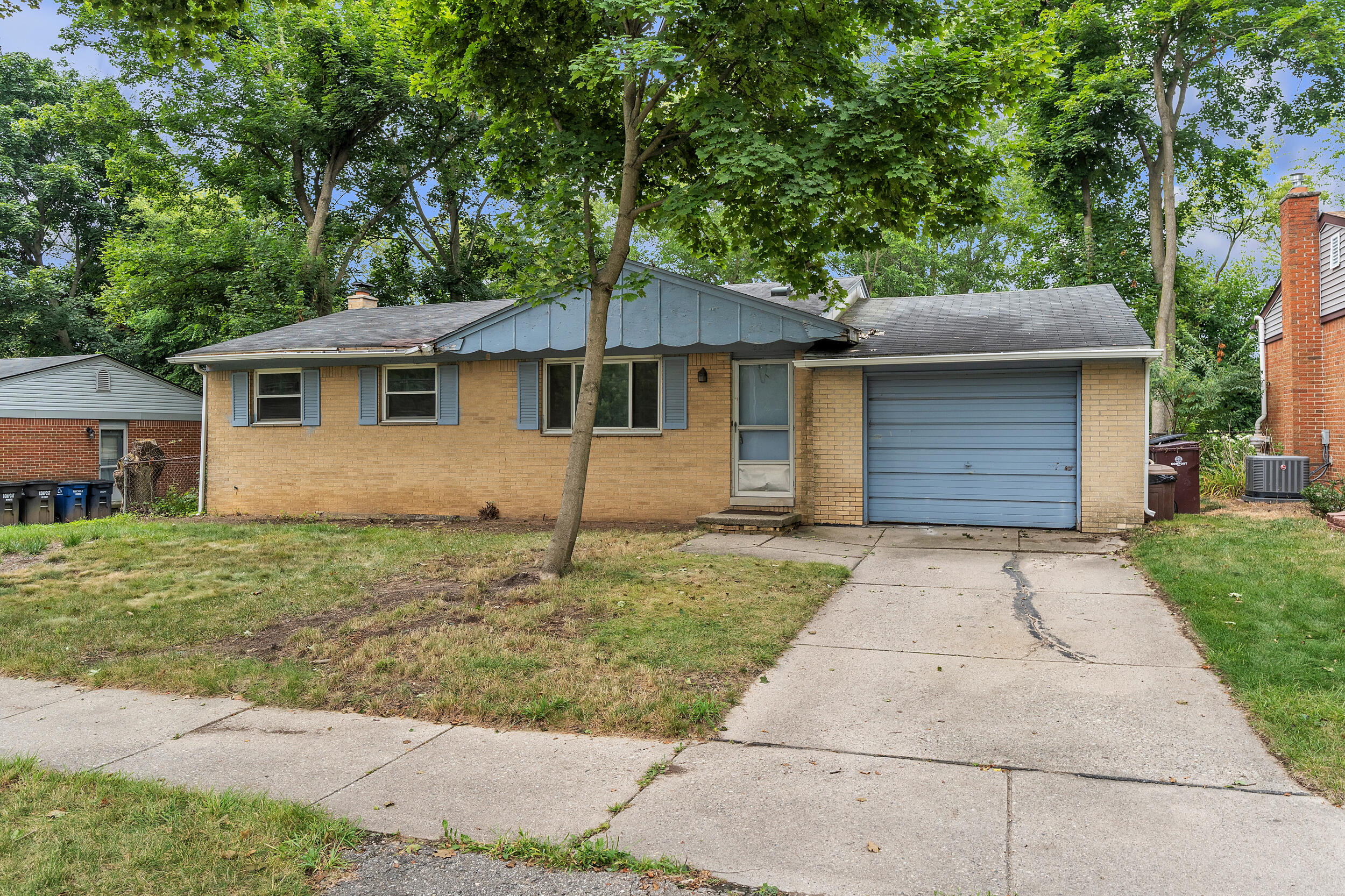 2267 Pontiac Trail