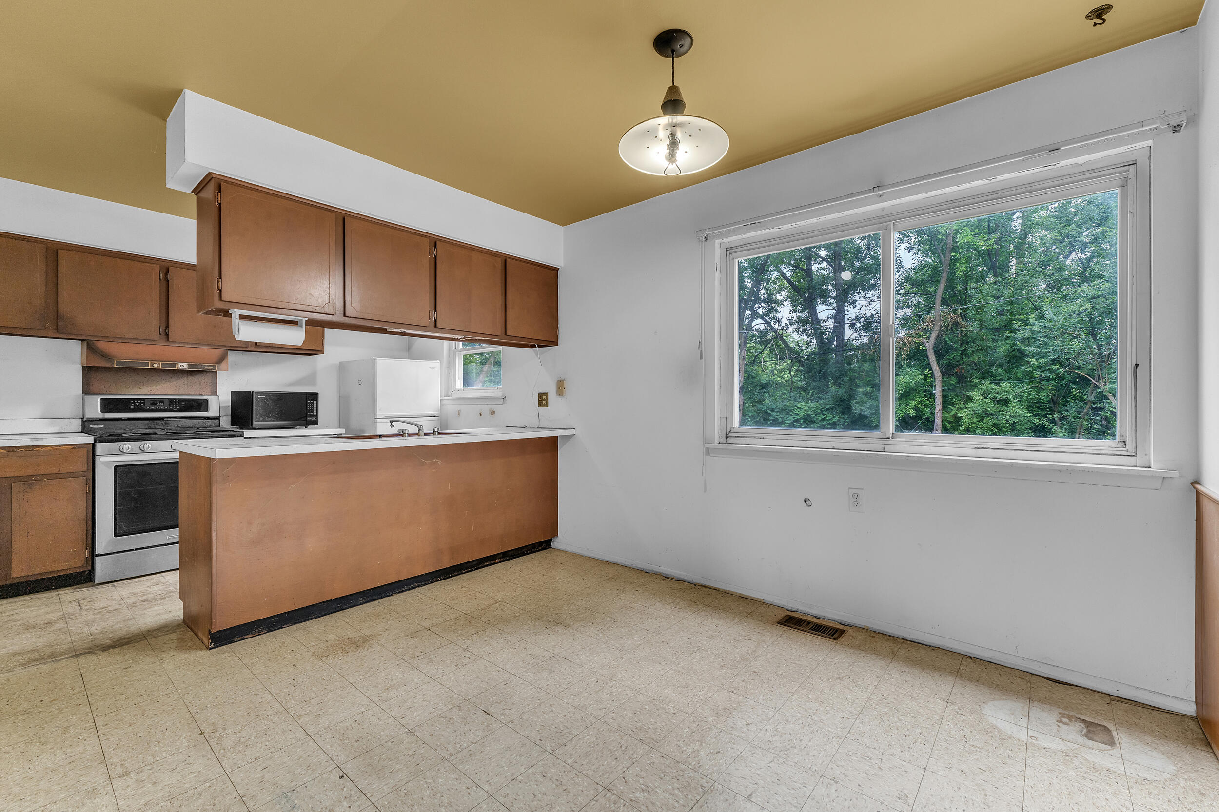 2267 Pontiac Trail
