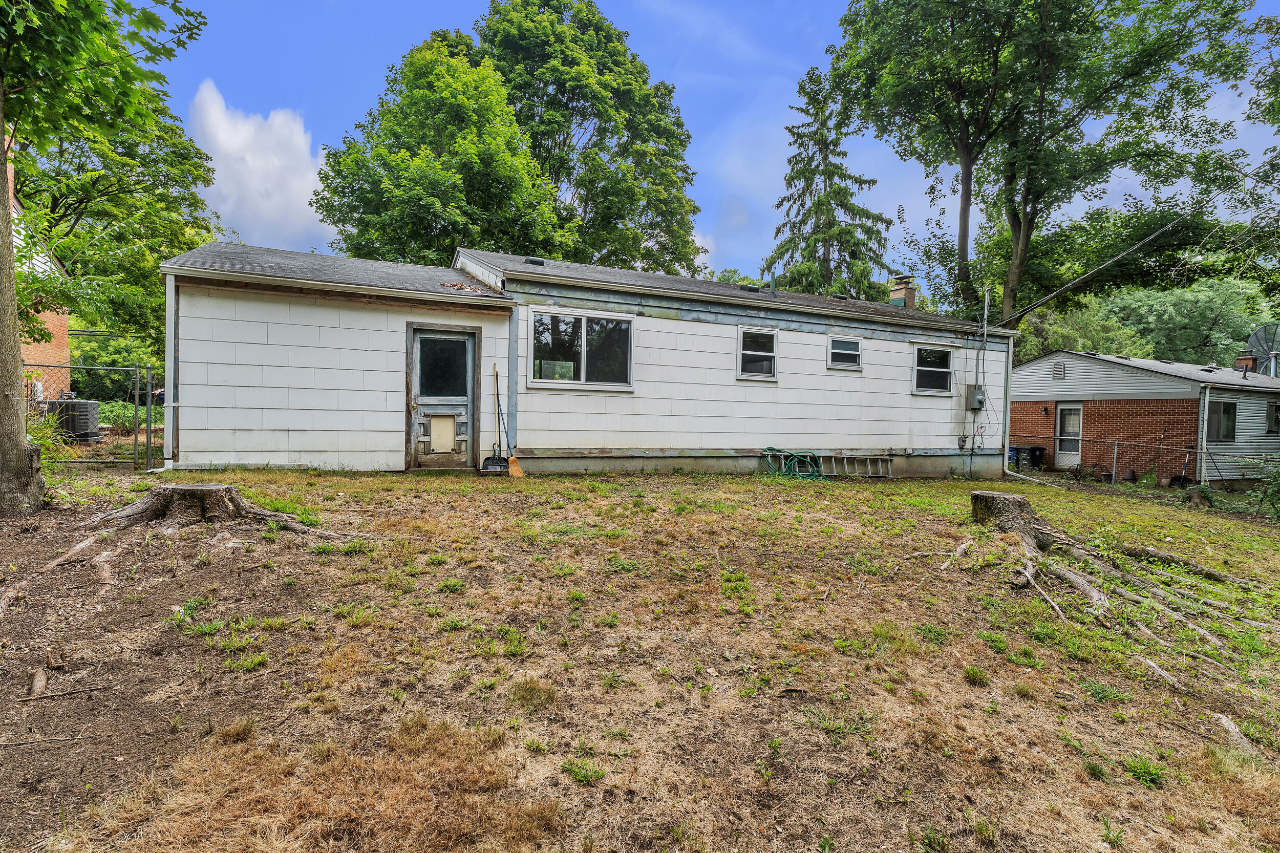 2267 Pontiac Trail