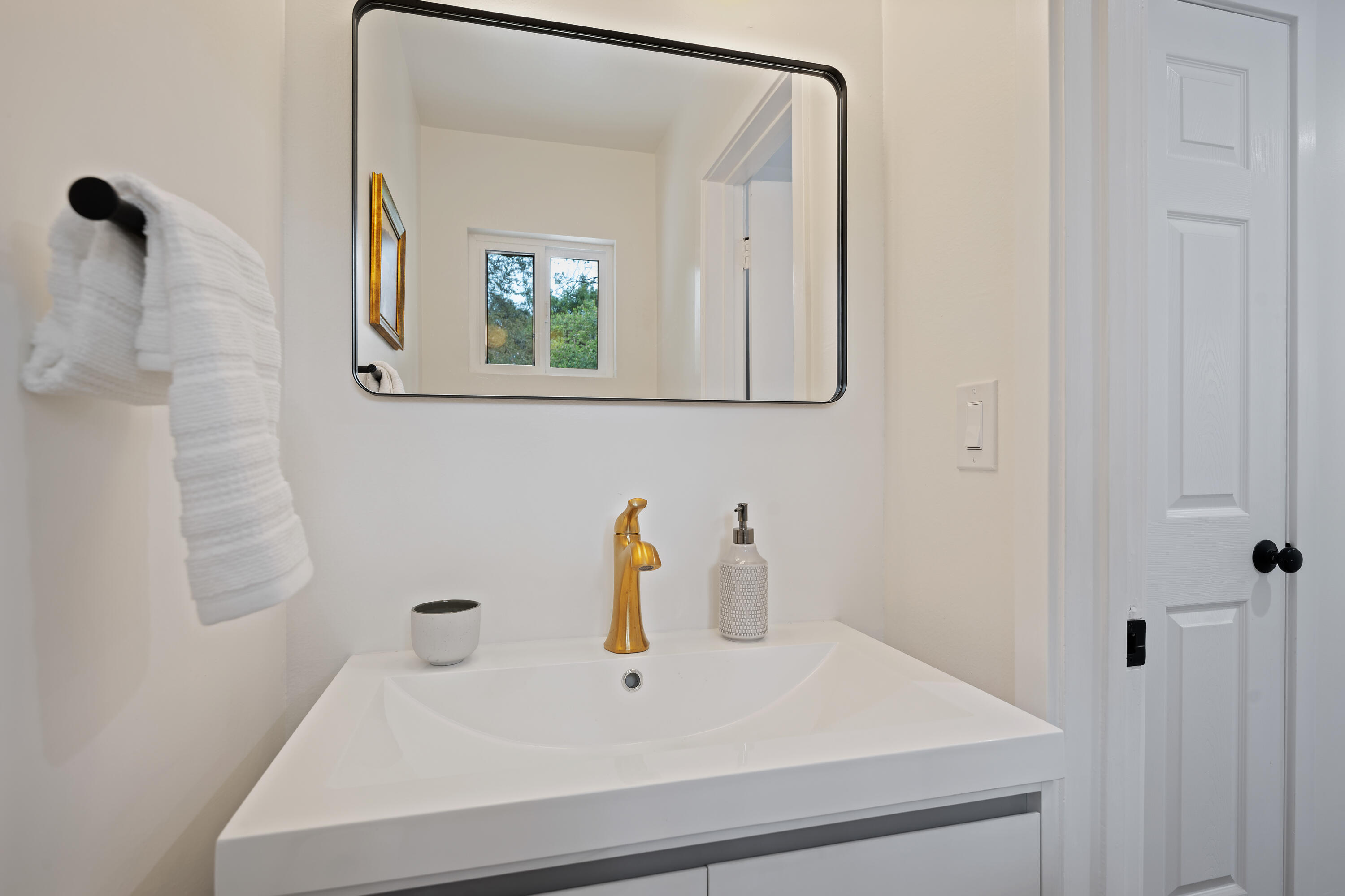 997 N San Marcos Road