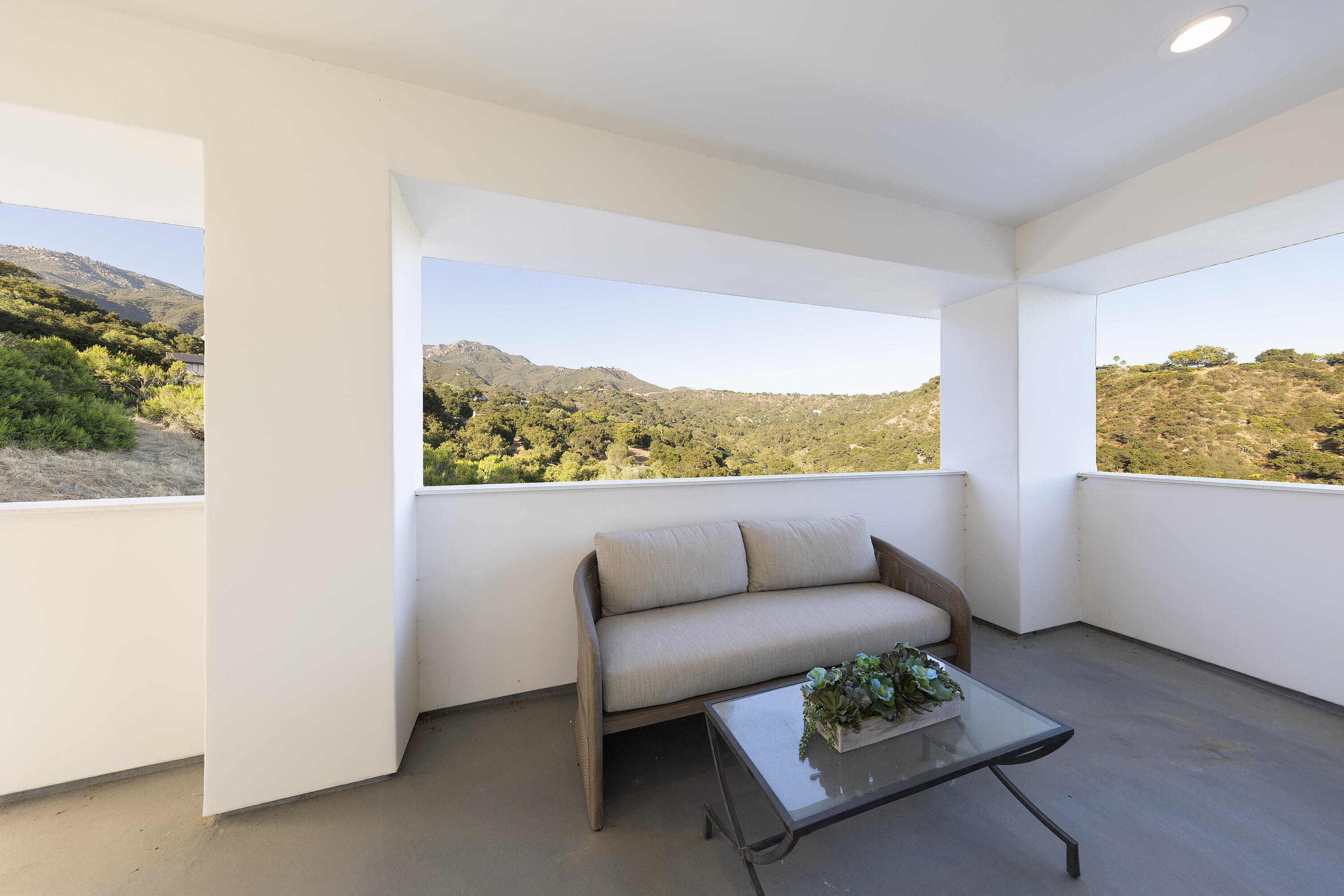 2082 Las Canoas Road, SANTA BARBARA