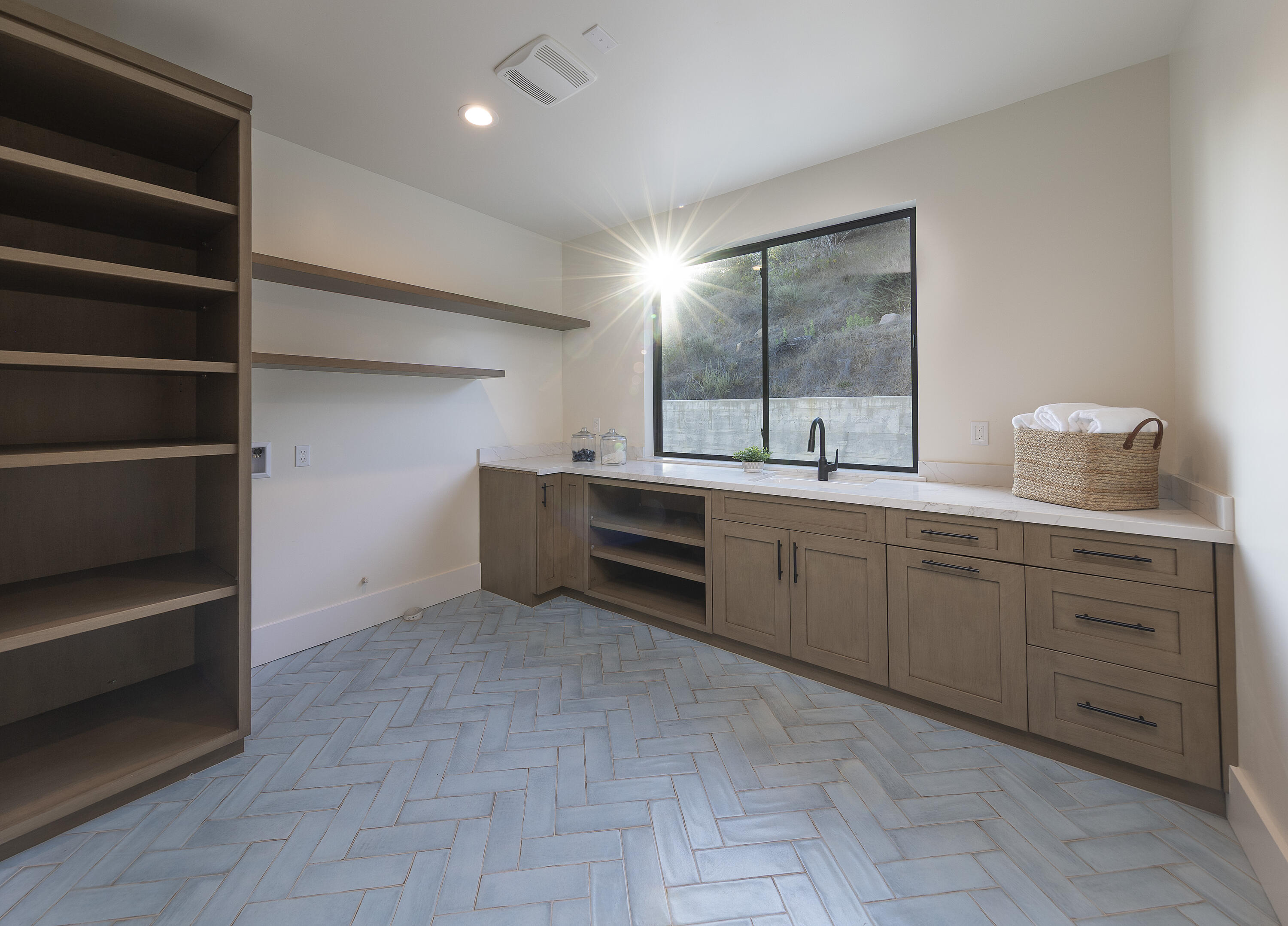 2082 Las Canoas Road, SANTA BARBARA