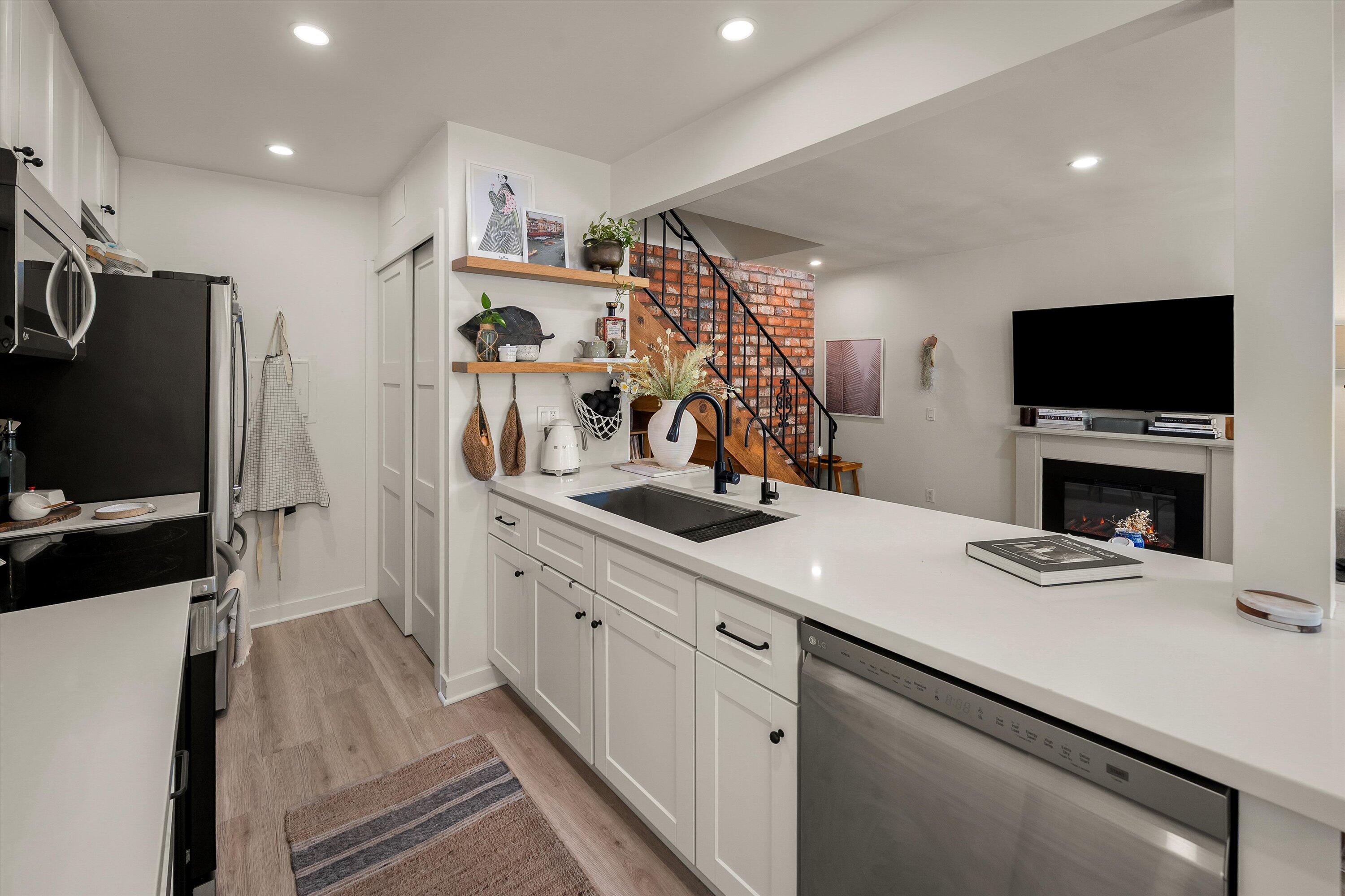 5946 Hickory Street, #2