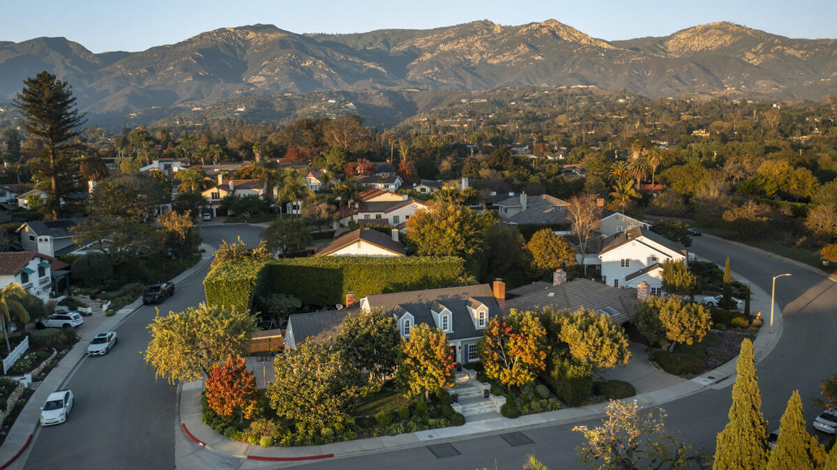 406 Lincolnwood Place