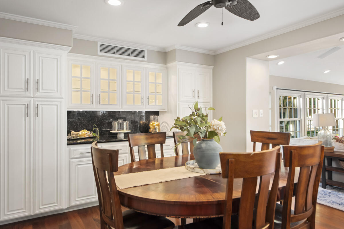 406 Lincolnwood Place