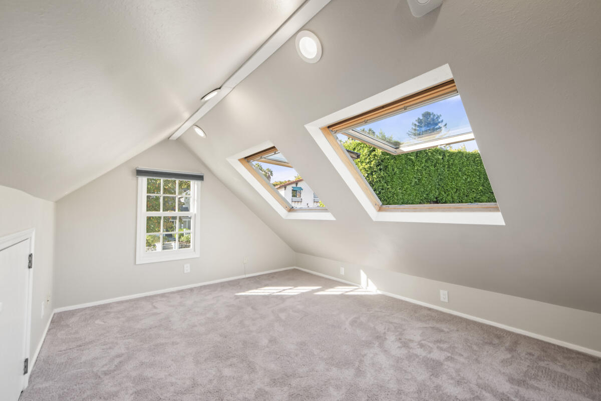 406 Lincolnwood Place