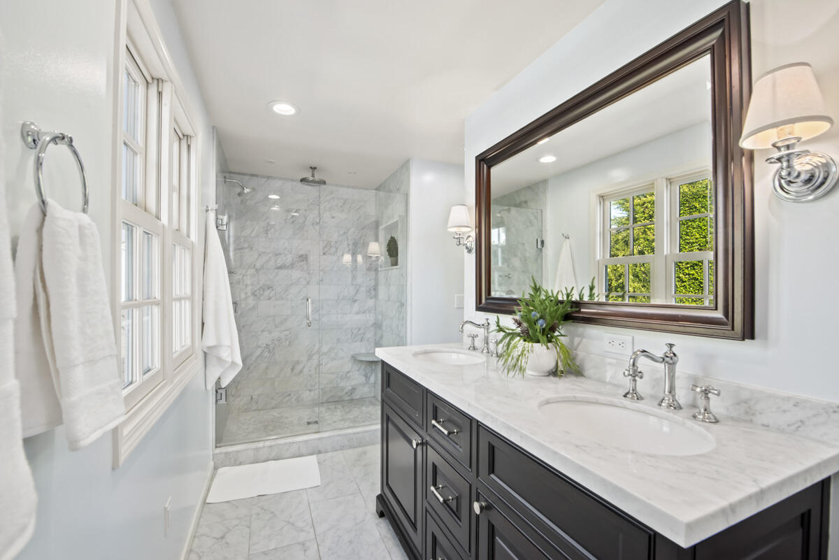 406 Lincolnwood Place