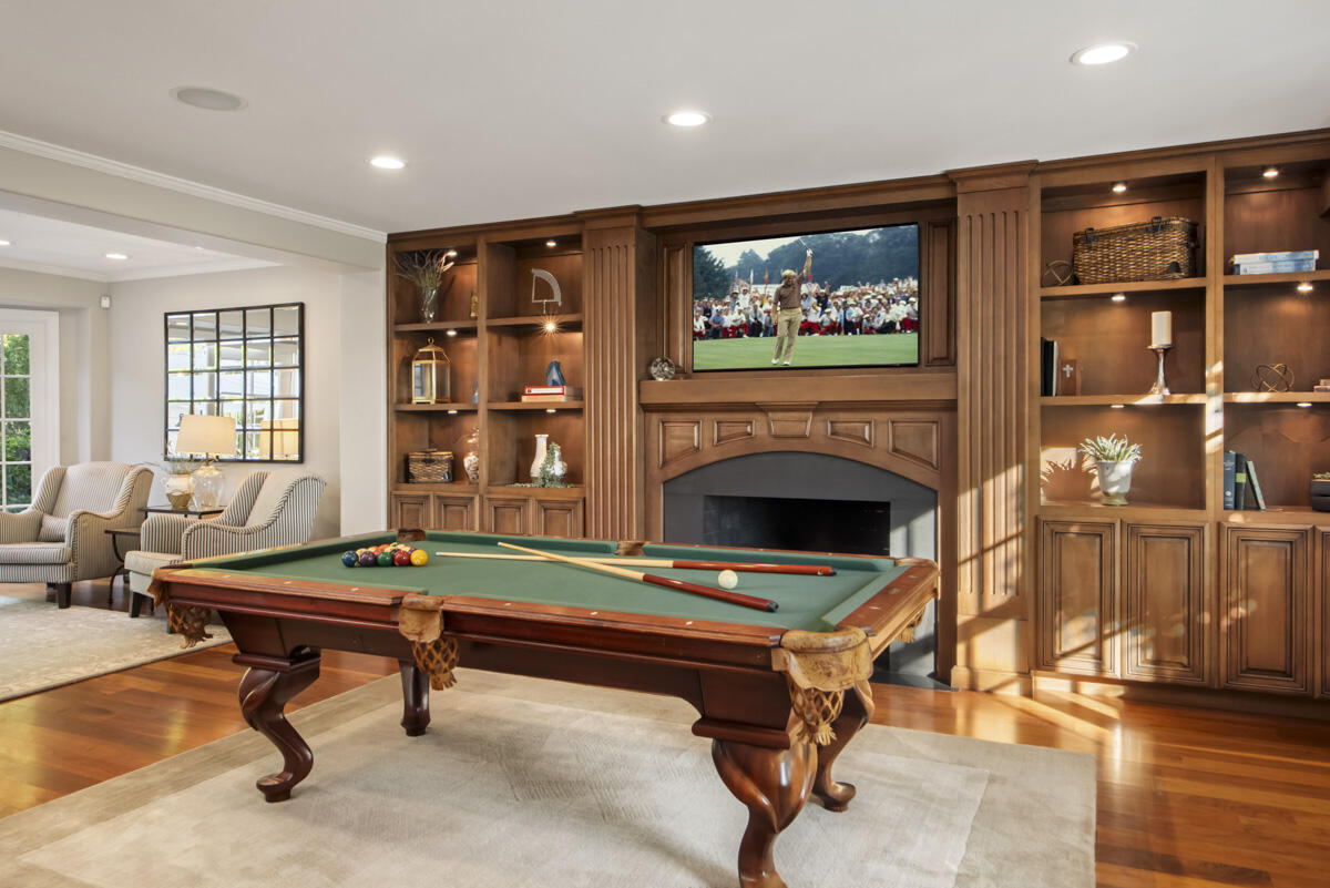 406 Lincolnwood Place