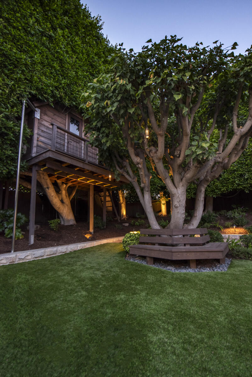 406 Lincolnwood Place