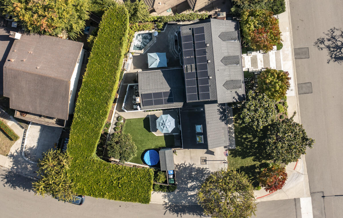 406 Lincolnwood Place