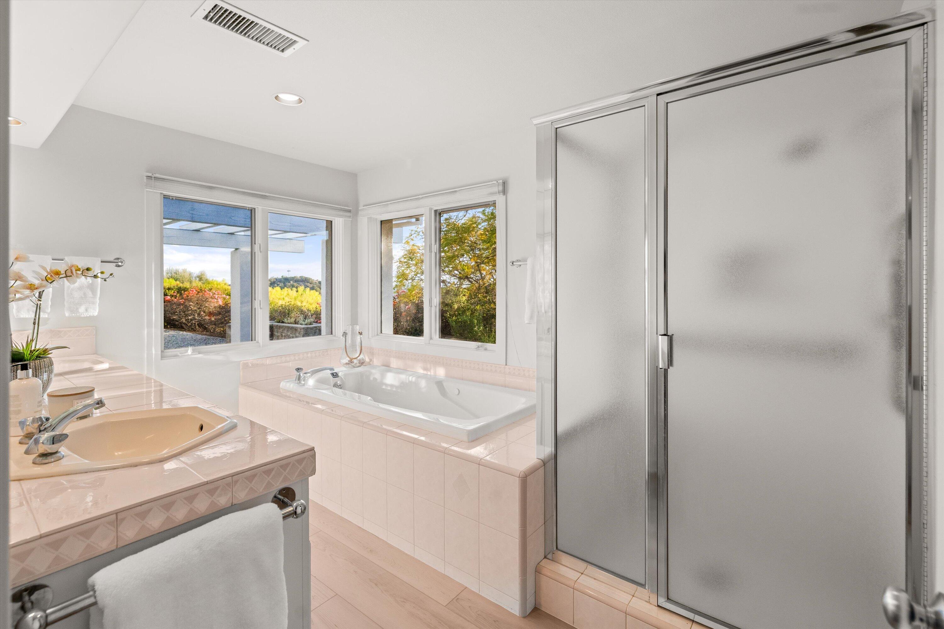 999 Camino Del Retiro