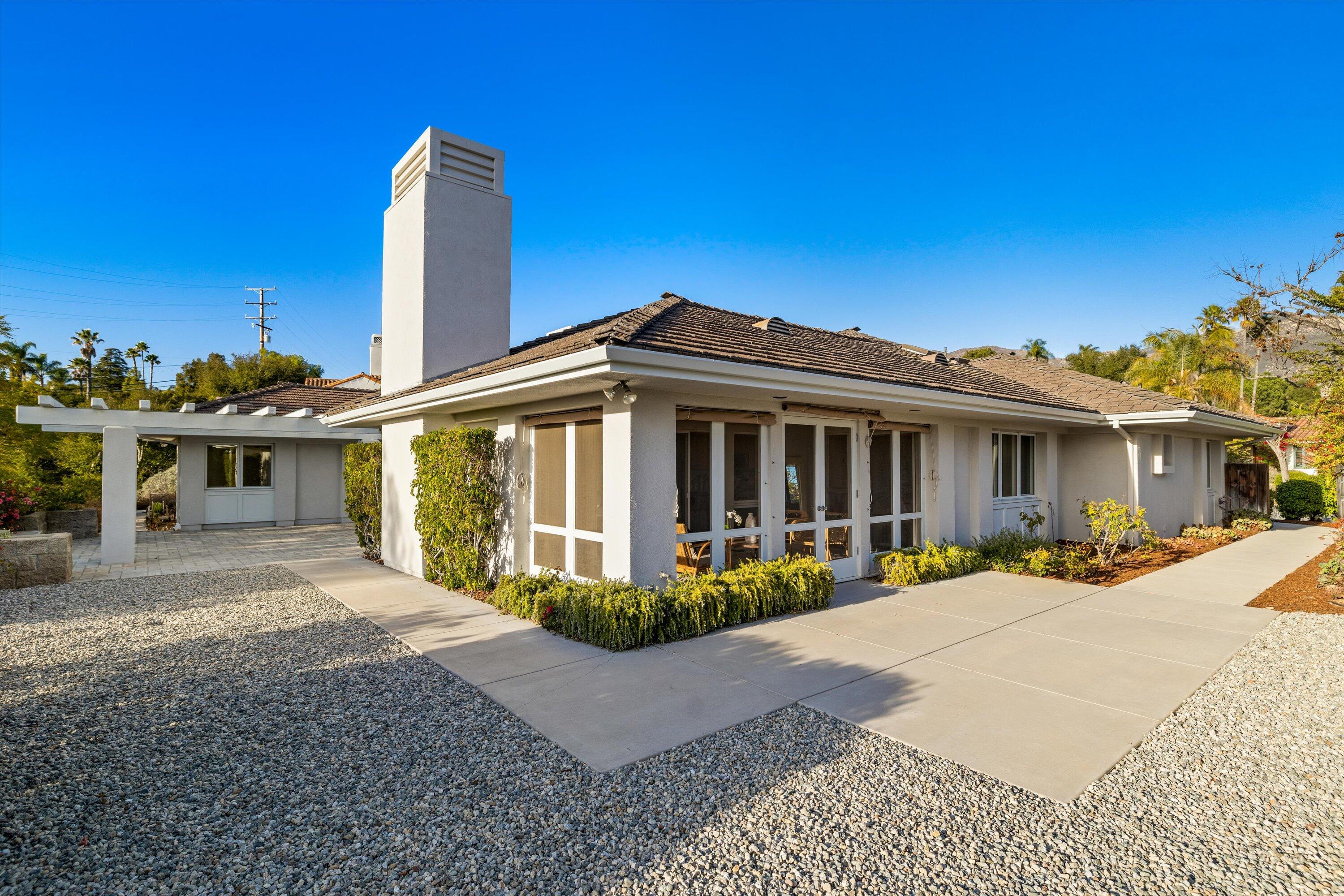 999 Camino Del Retiro