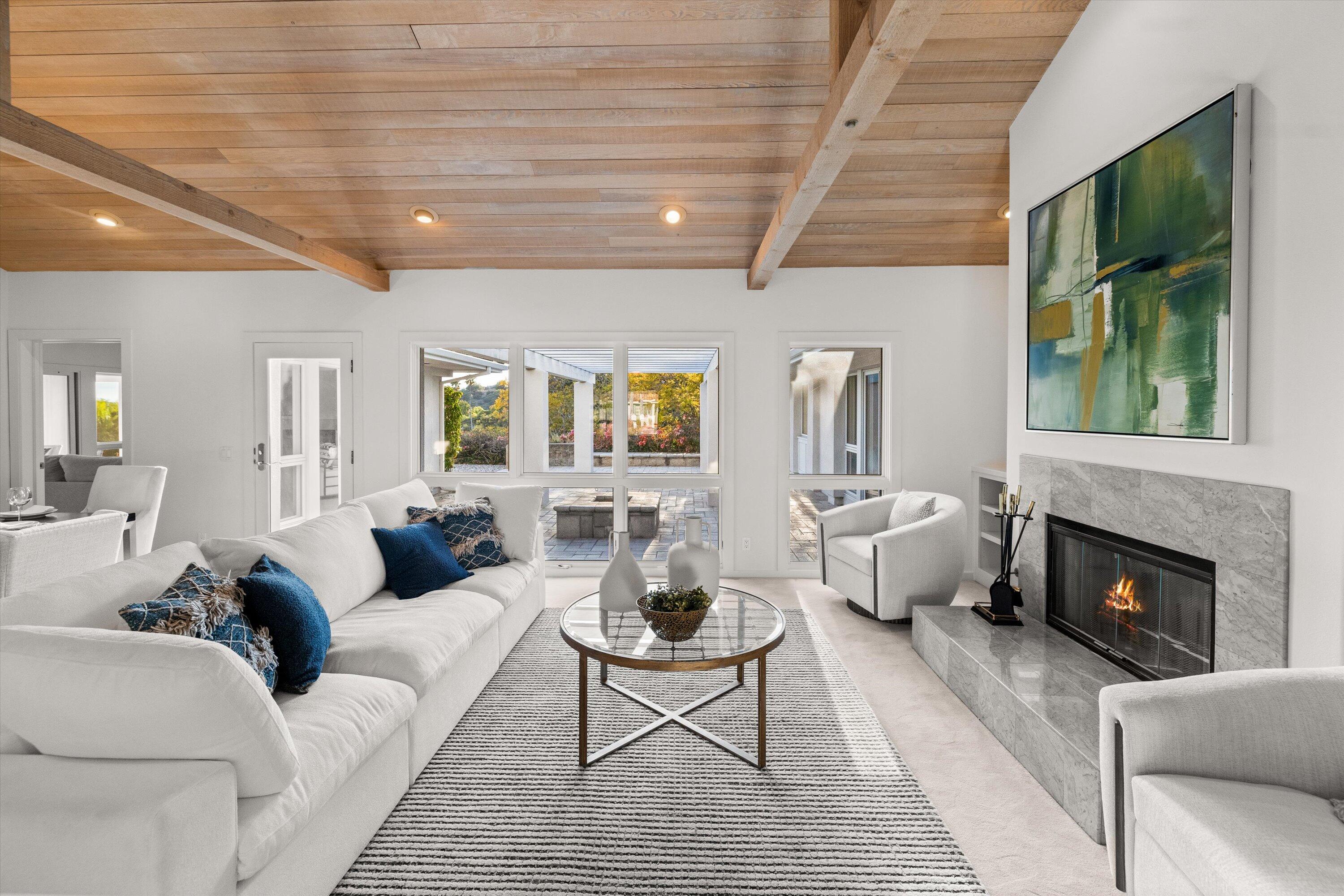 999 Camino Del Retiro