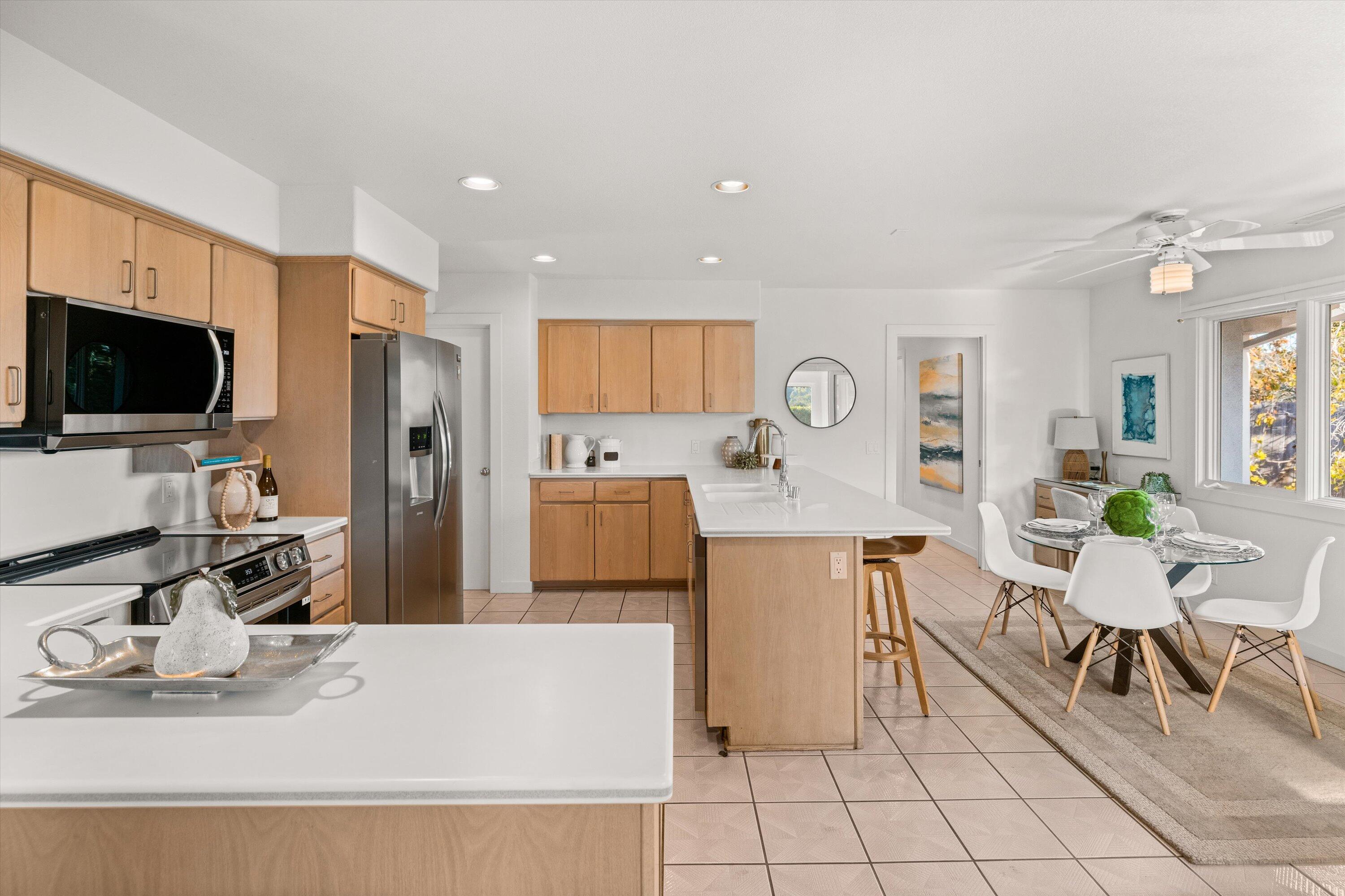 999 Camino Del Retiro