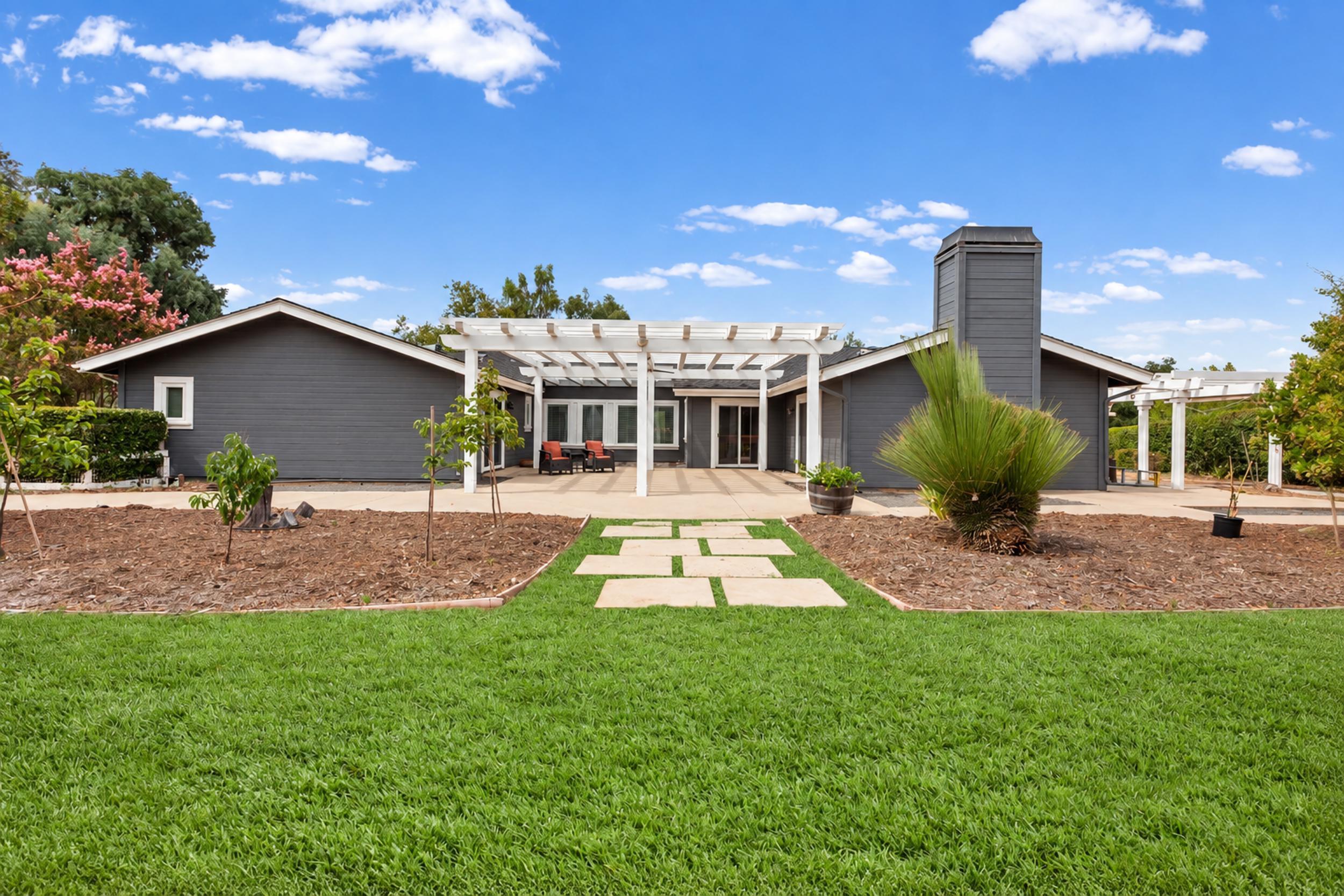 3047 Longview Lane