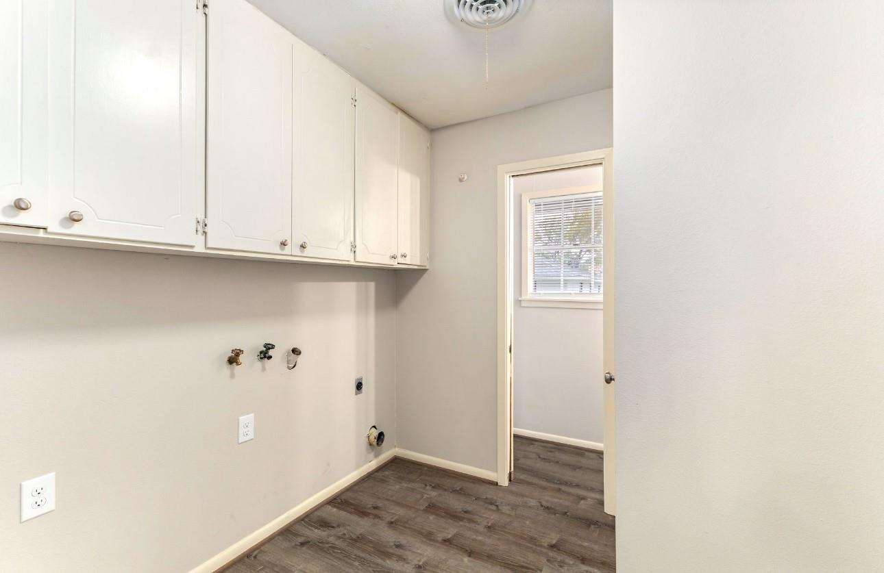 1609 Longhofer Street