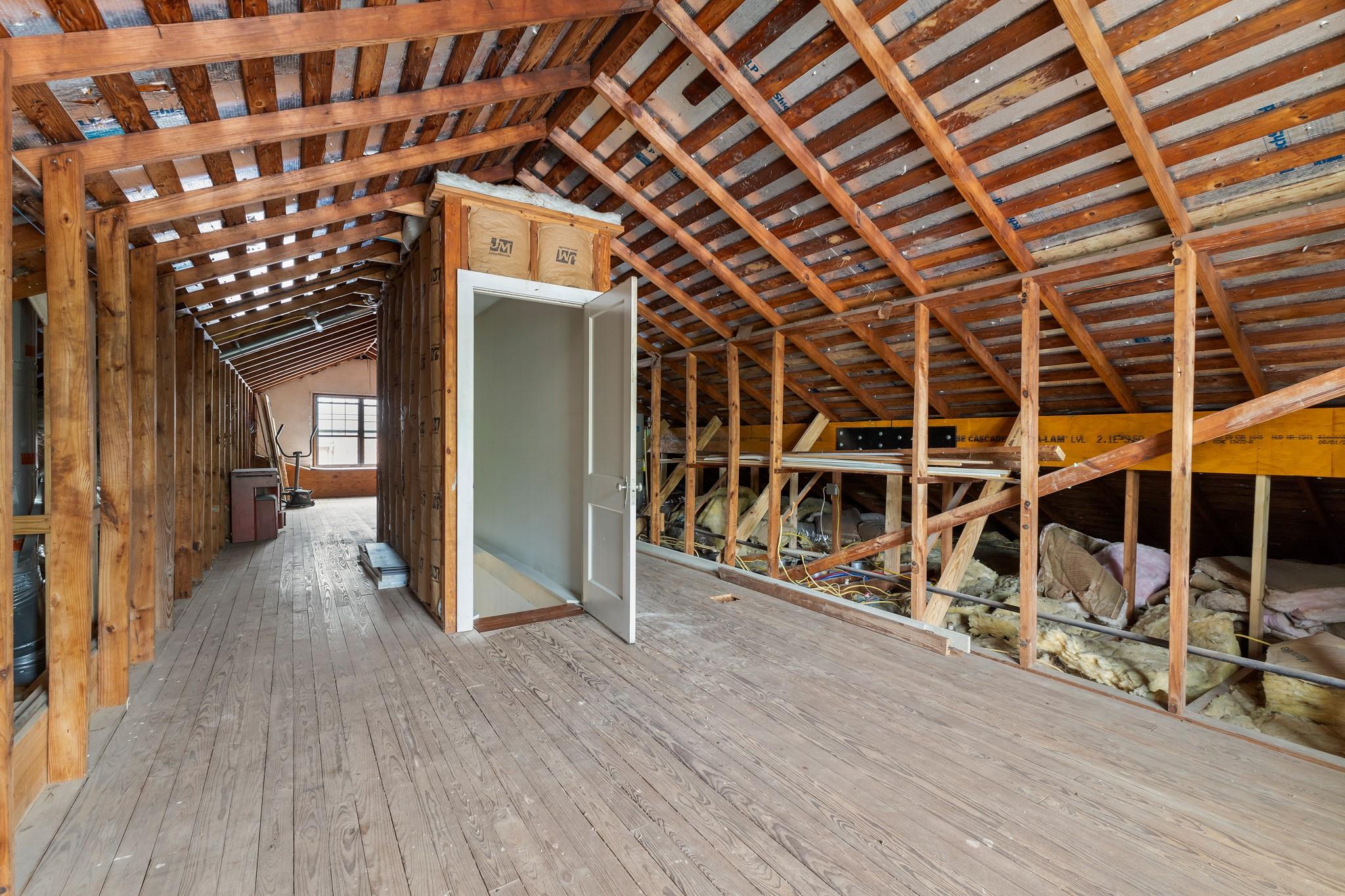511 W Val Verde Street