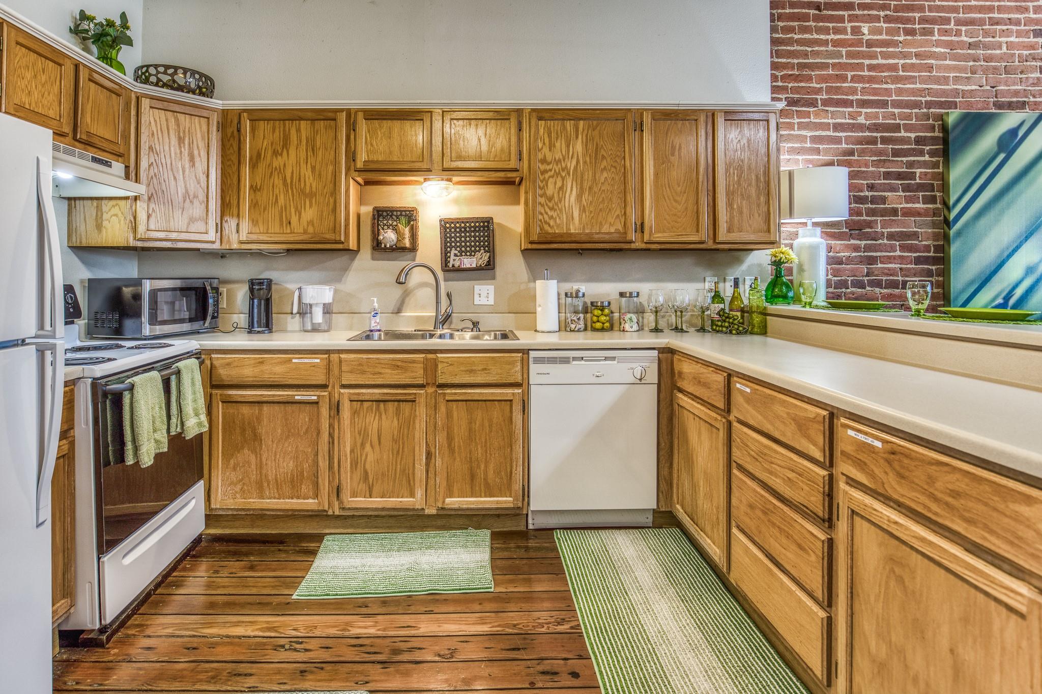 110 E Alamo Street # 2