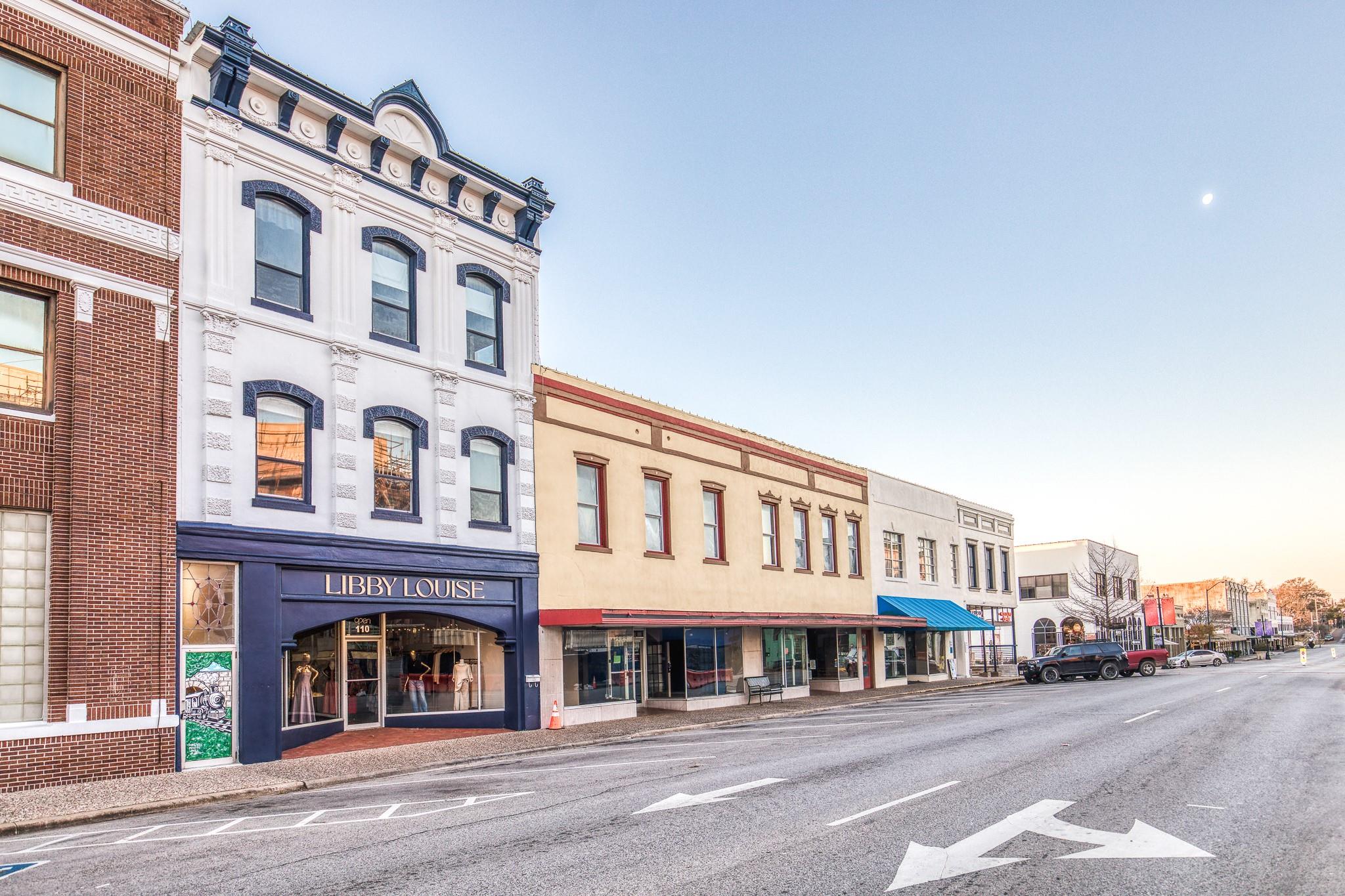 110 E Alamo Street # 2