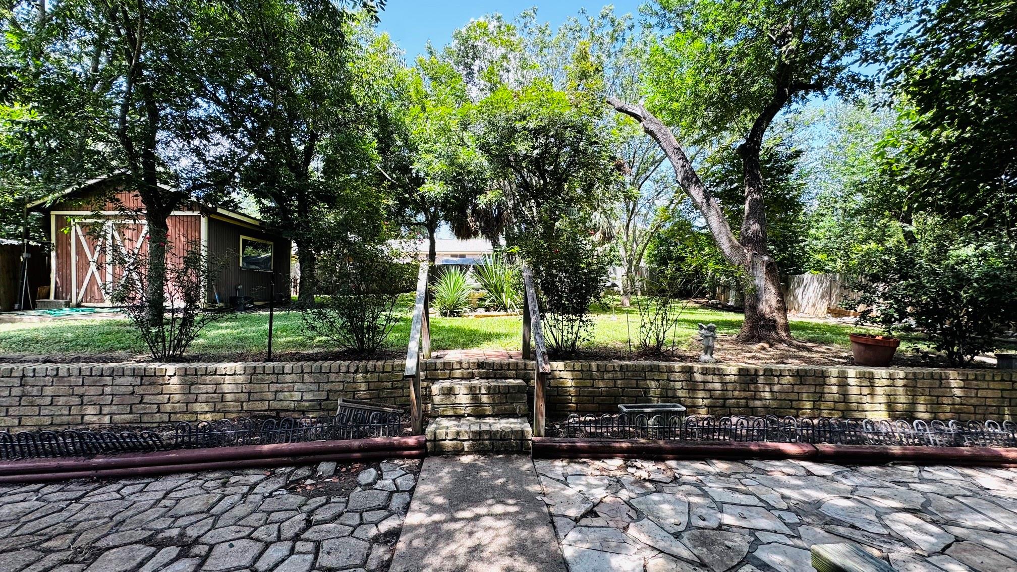 2506 Valley Drive