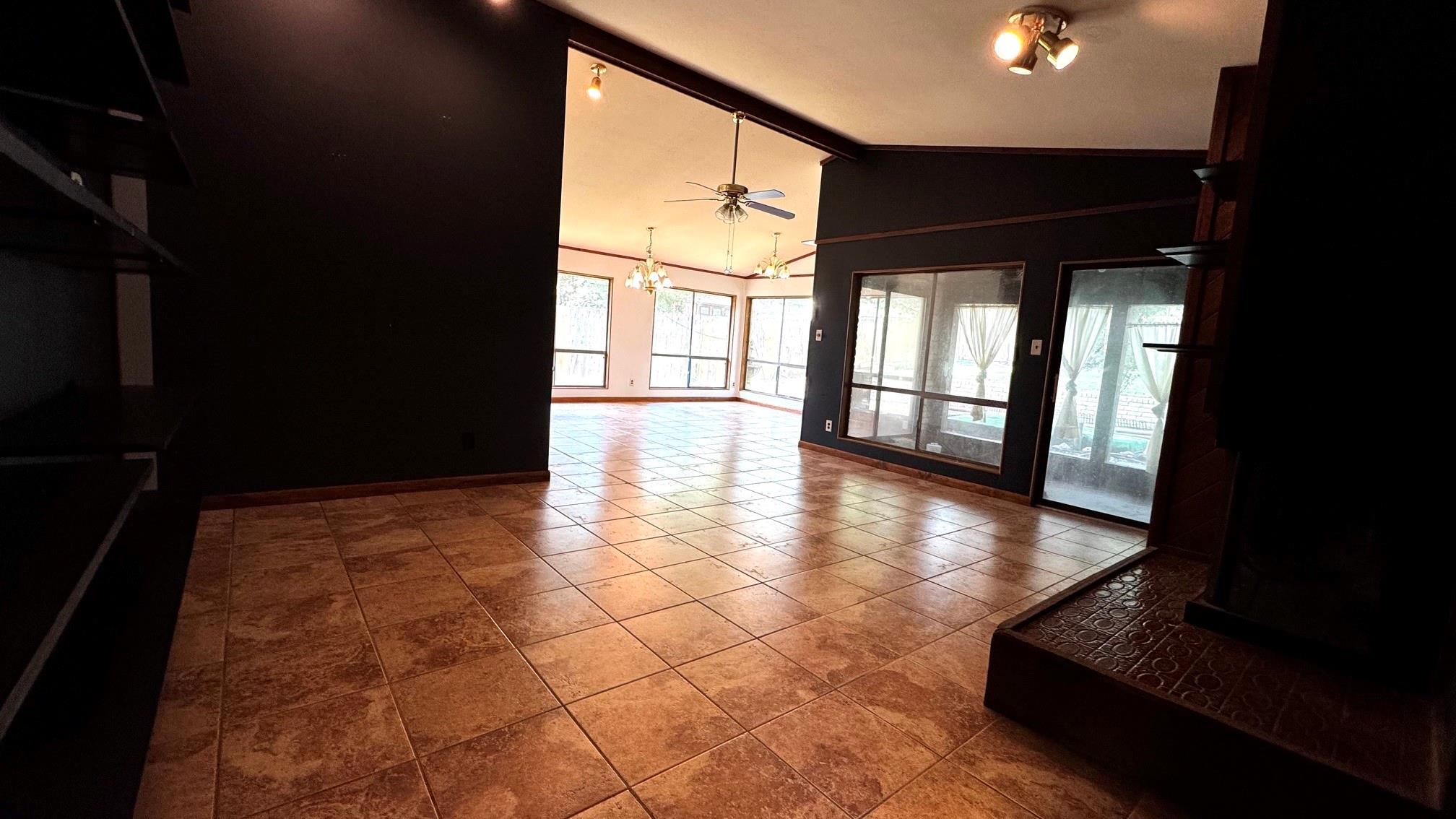 2506 Valley Drive