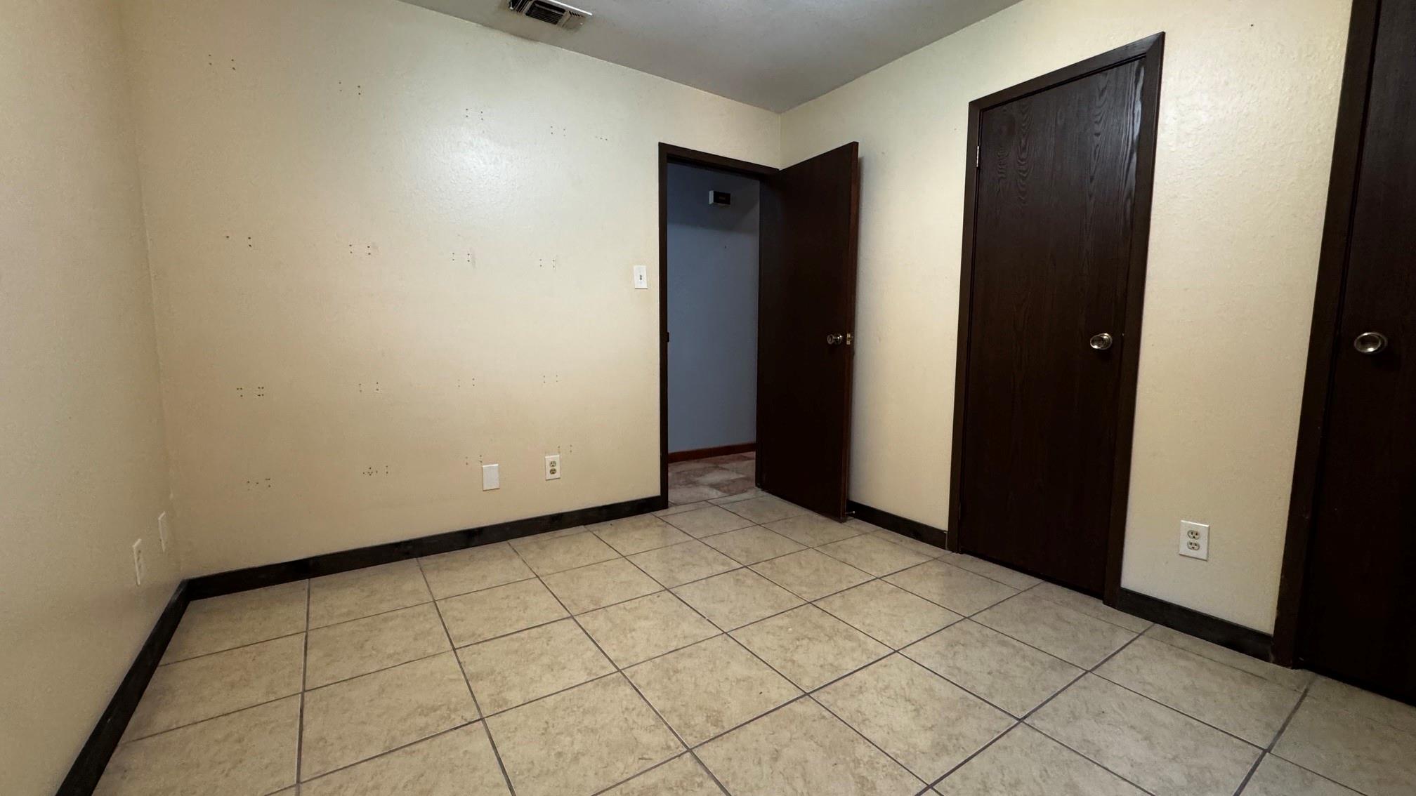 2506 Valley Drive