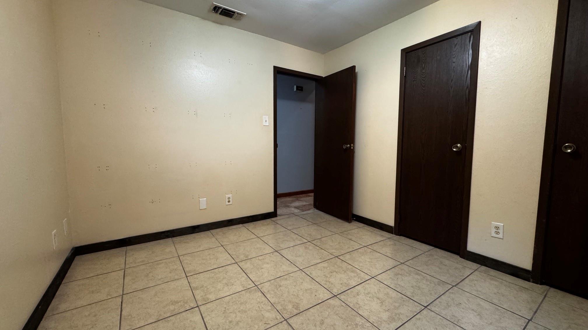2506 Valley Drive