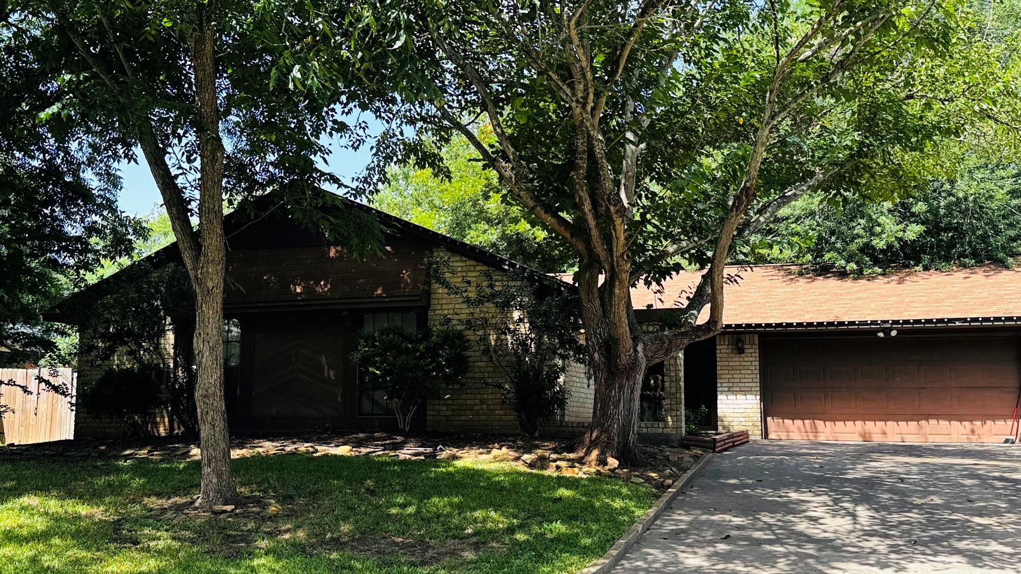 2506 Valley Drive