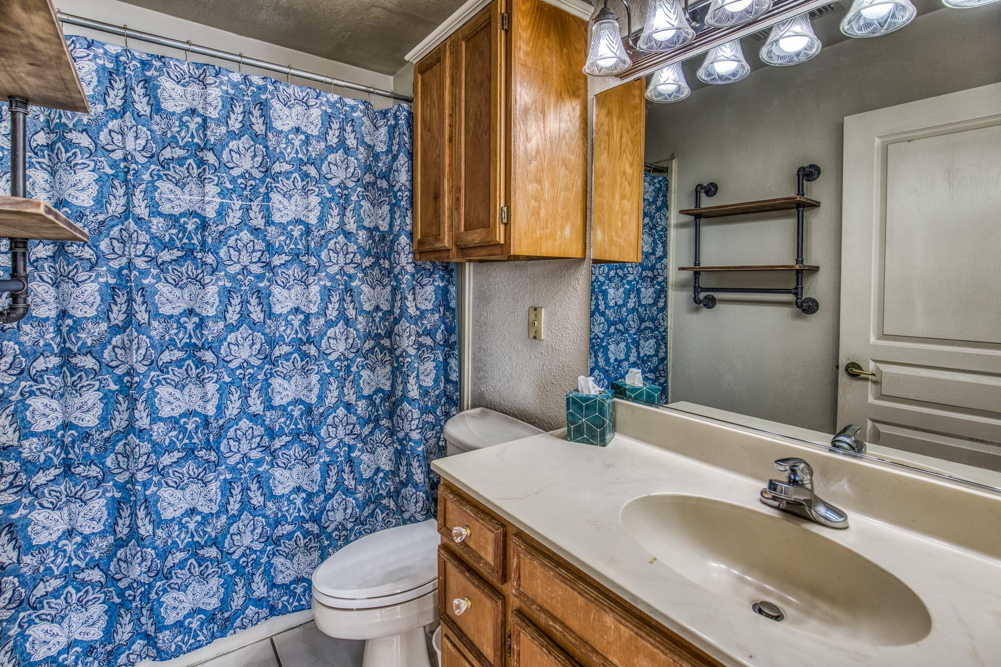 112 E Alamo Street # 2