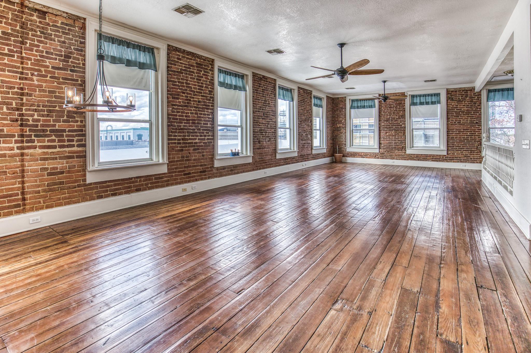 112 E Alamo Street # 2