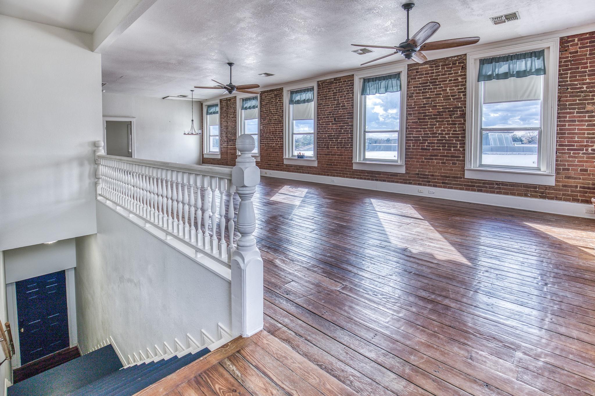 112 E Alamo Street # 2