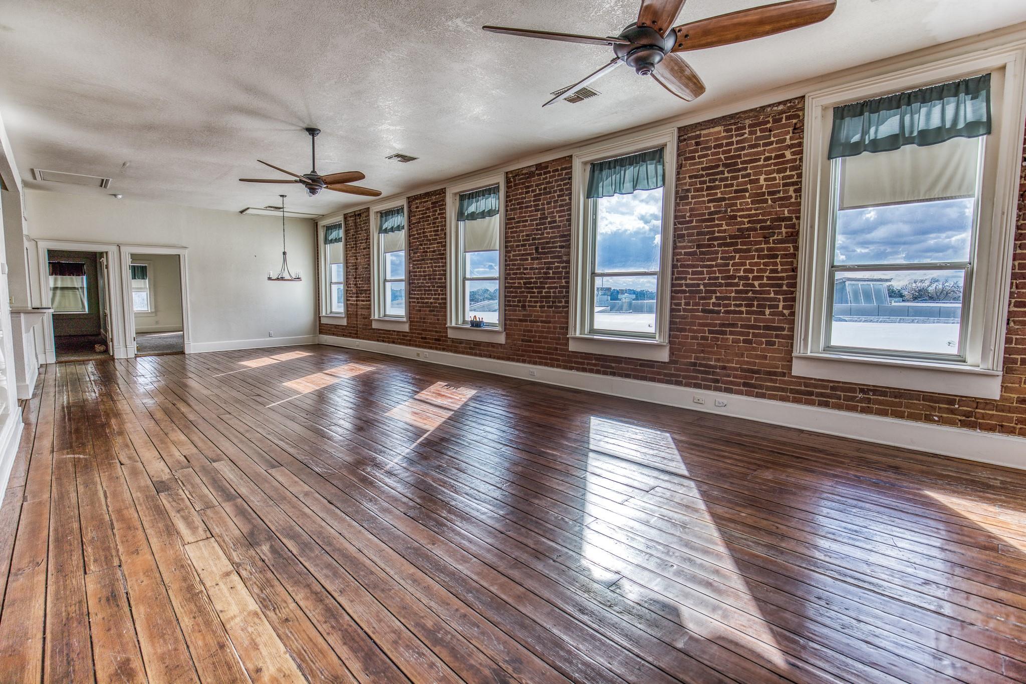 112 E Alamo Street # 2