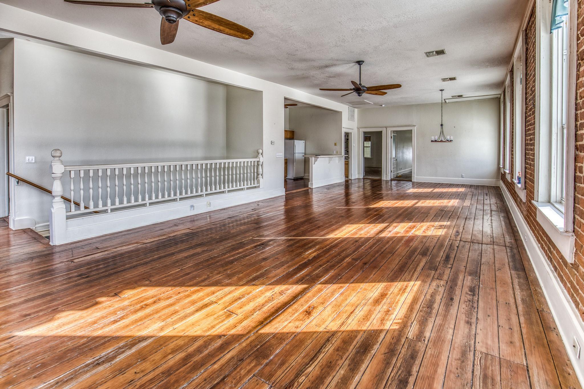 112 E Alamo Street # 2