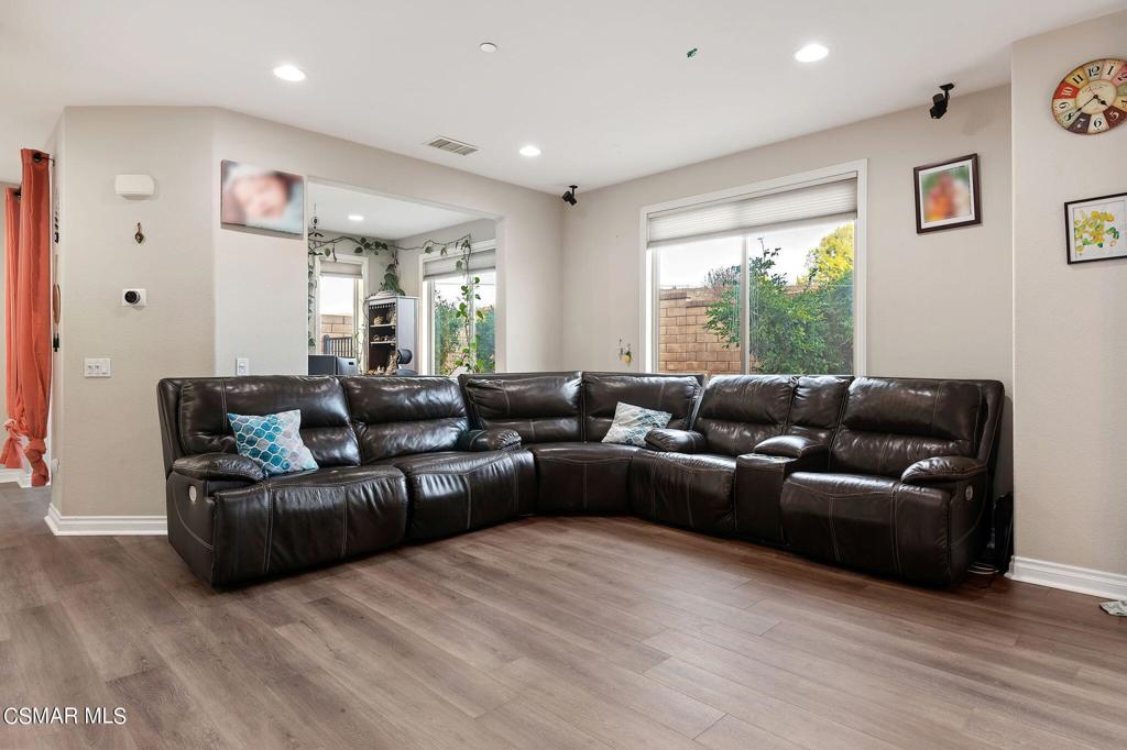 6794 Simmons Way