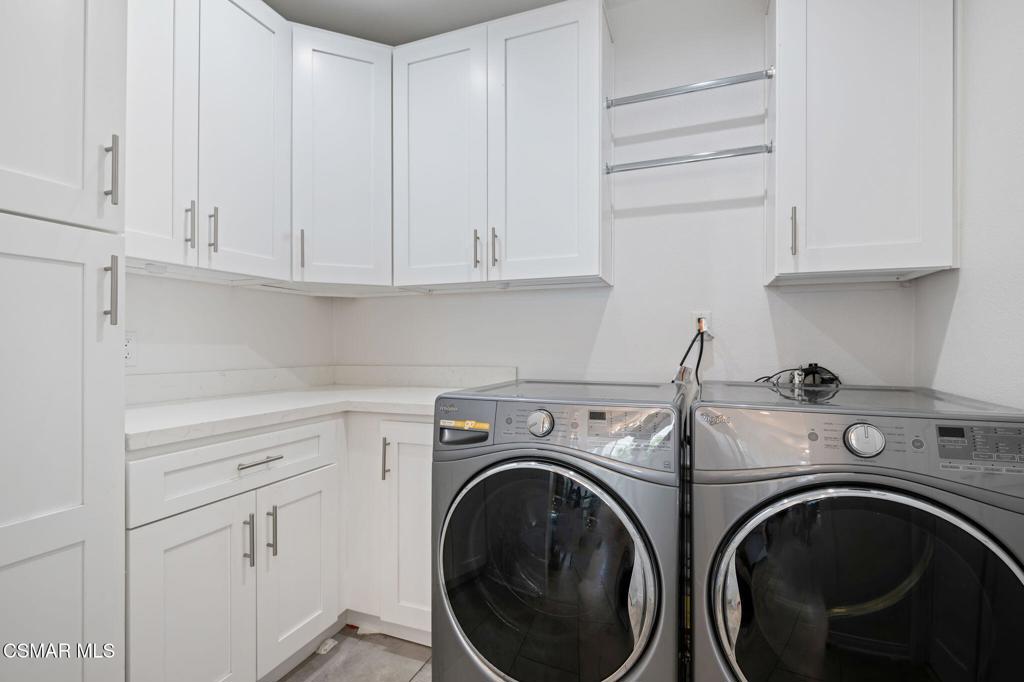 1872 Midvale Avenue 105