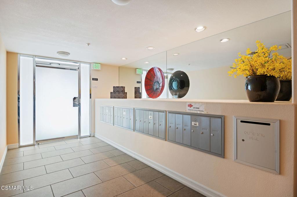 1872 Midvale Avenue 105