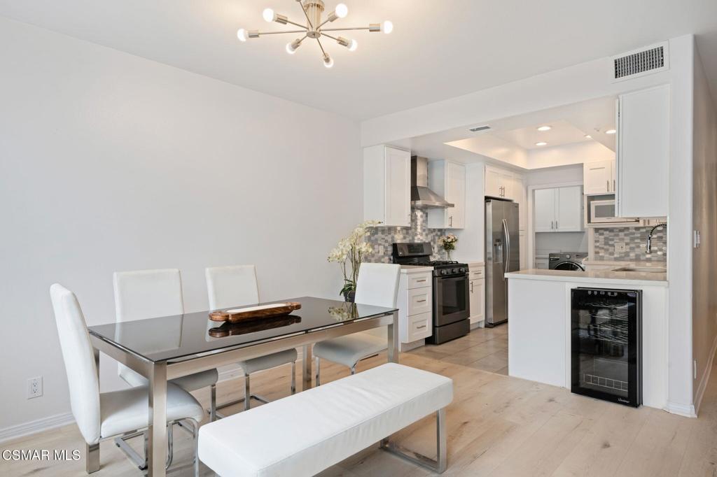 1872 Midvale Avenue 105