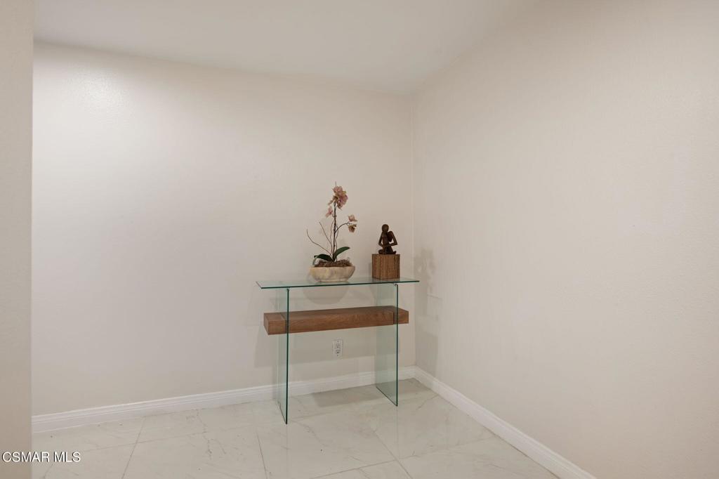 1872 Midvale Avenue 105