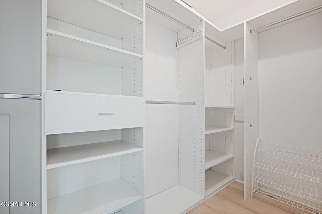 1872 Midvale Avenue 105