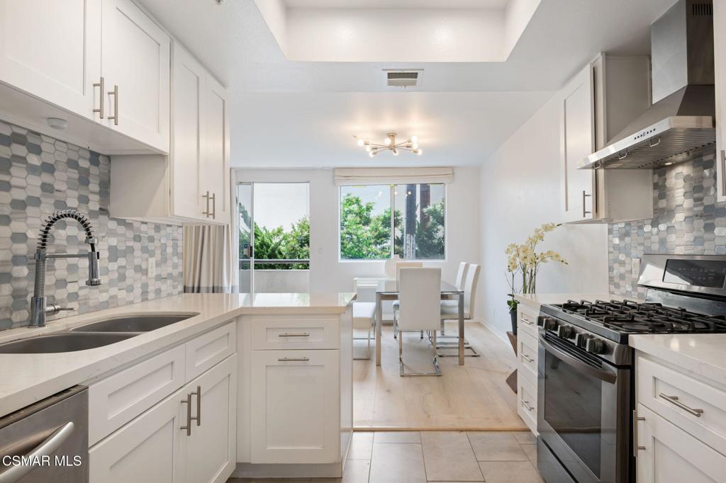 1872 Midvale Avenue 105