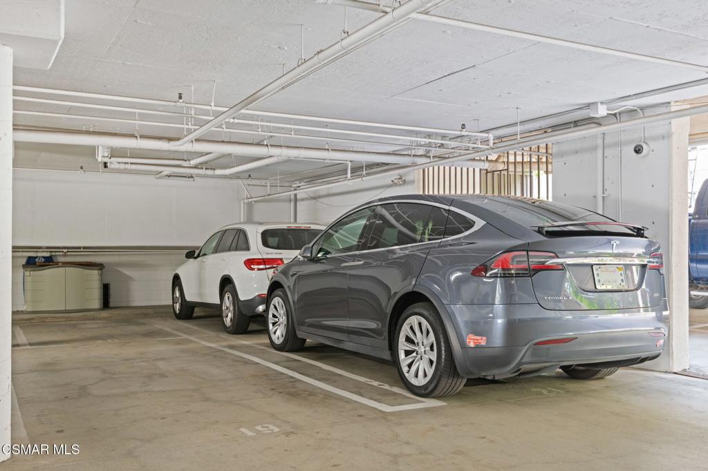 1872 Midvale Avenue 105