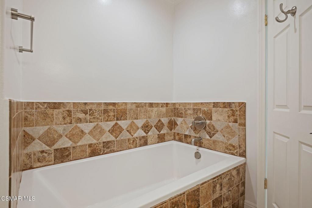 1872 Midvale Avenue 105