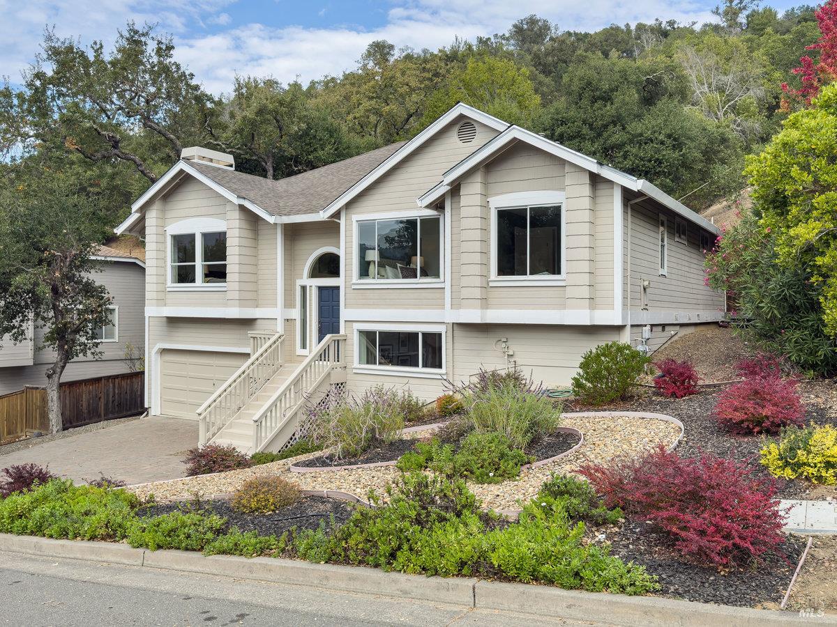213 Deborah Ct