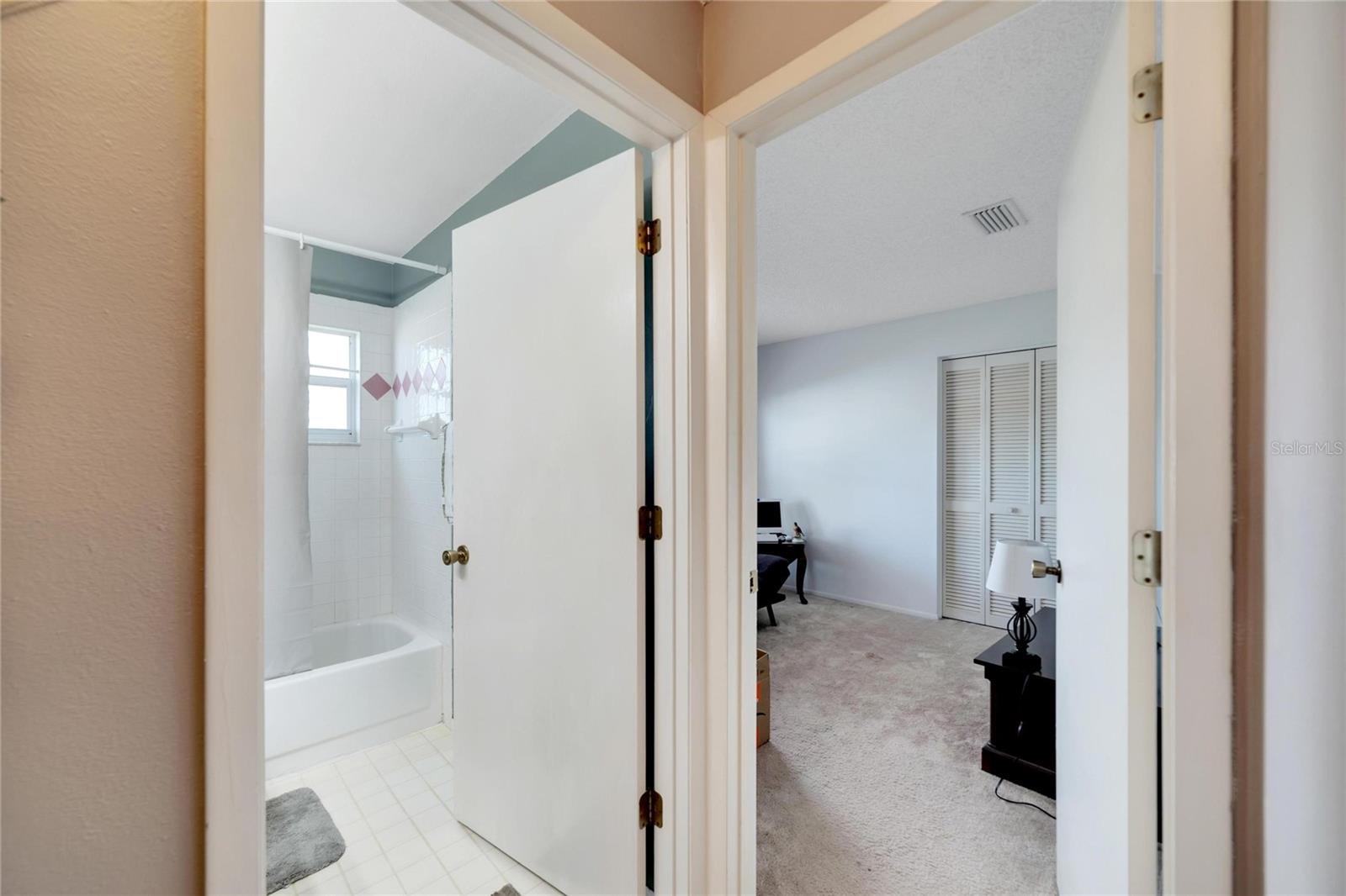 13302 SILVERCREEK DR