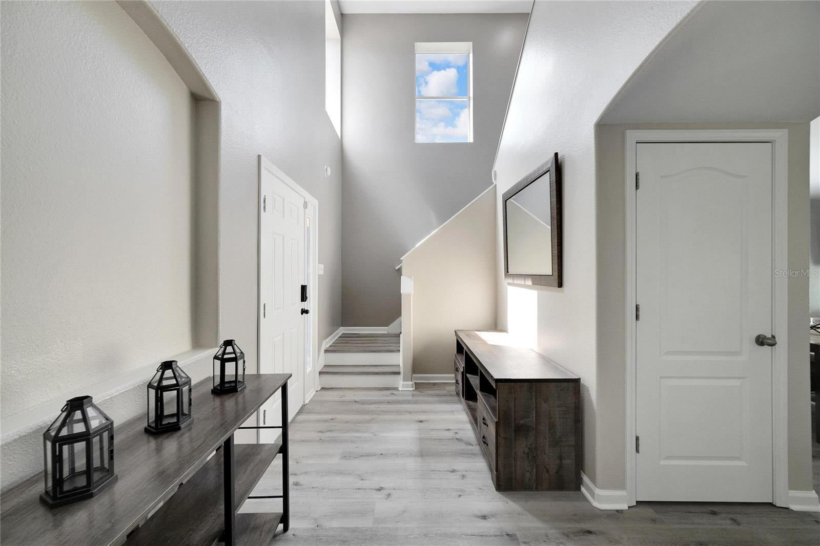 18000 GLASTONBURY LN