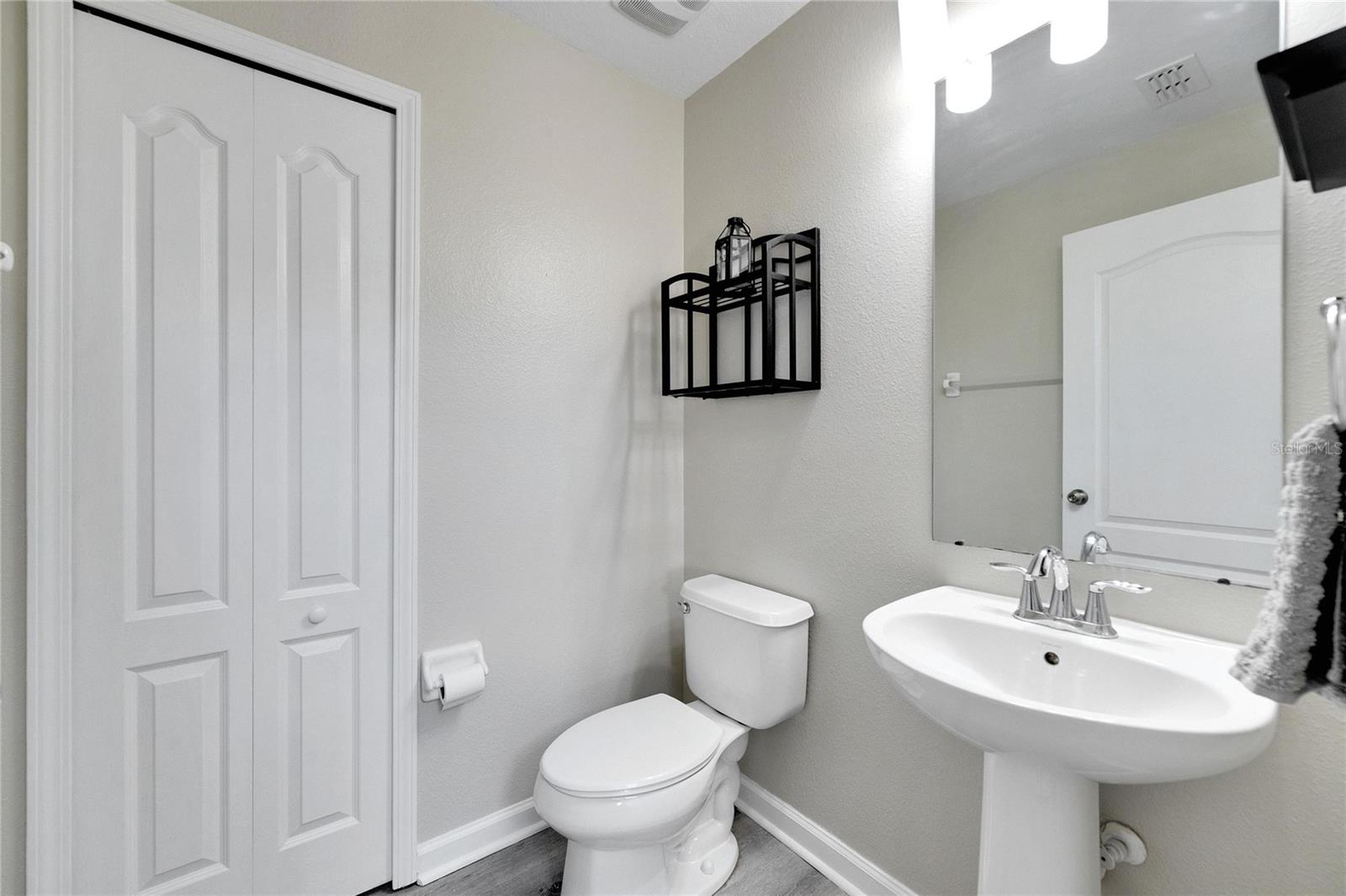 18000 GLASTONBURY LN